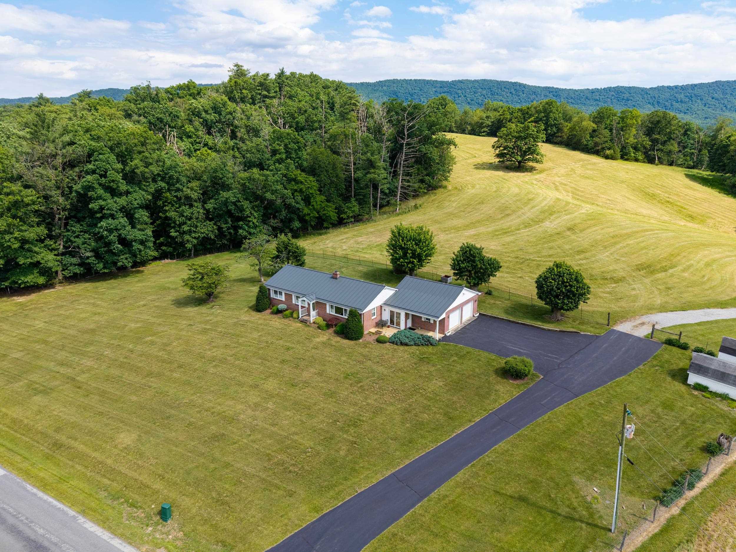 12199 HOLLOW RD, FULKS RUN, Virginia 22830, 3 Bedrooms Bedrooms, ,1 BathroomBathrooms,Residential,12199 HOLLOW RD,678960 MLS # 678960