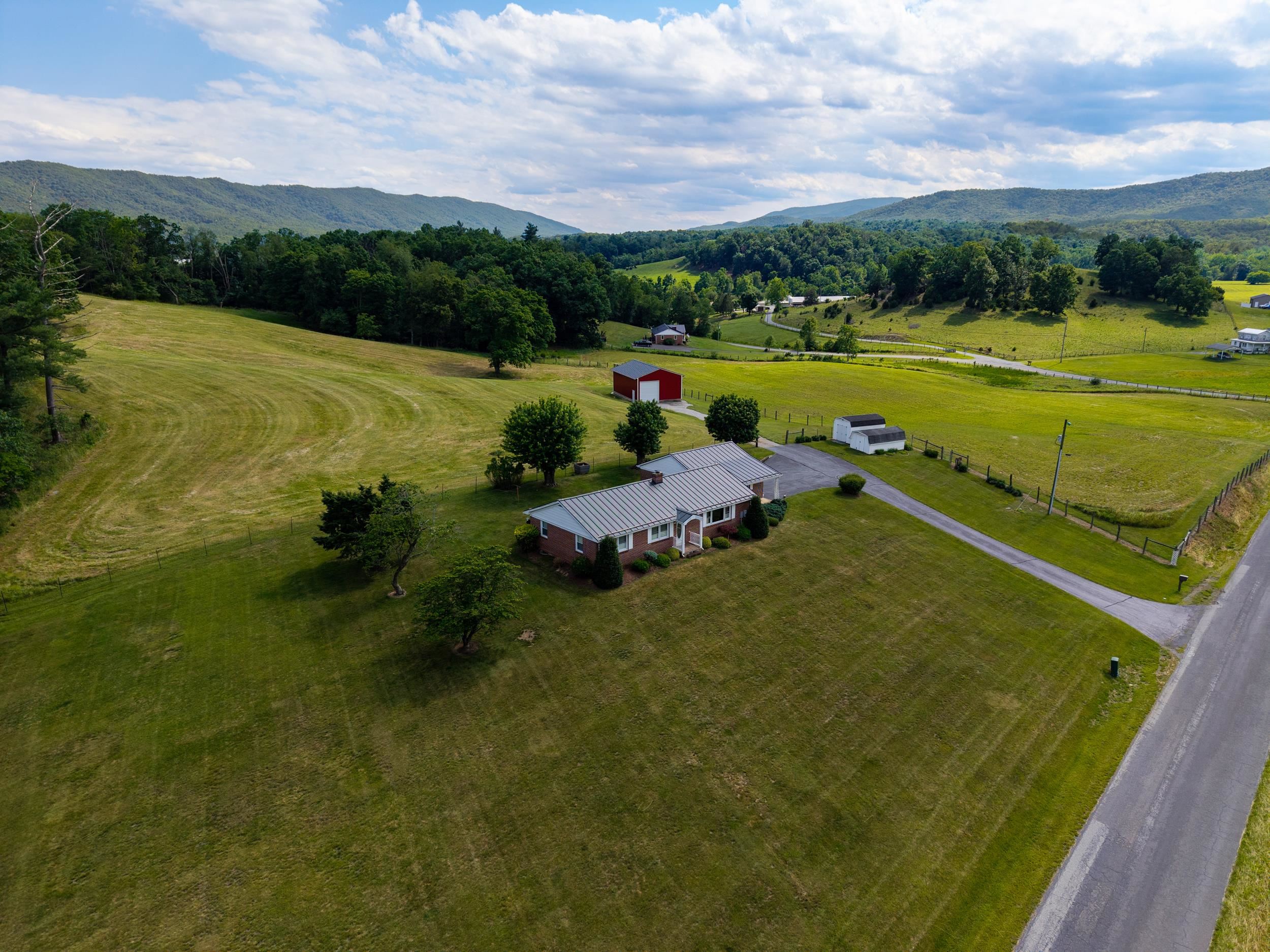12199 HOLLOW RD, FULKS RUN, Virginia 22830, 3 Bedrooms Bedrooms, ,1 BathroomBathrooms,Residential,12199 HOLLOW RD,678960 MLS # 678960