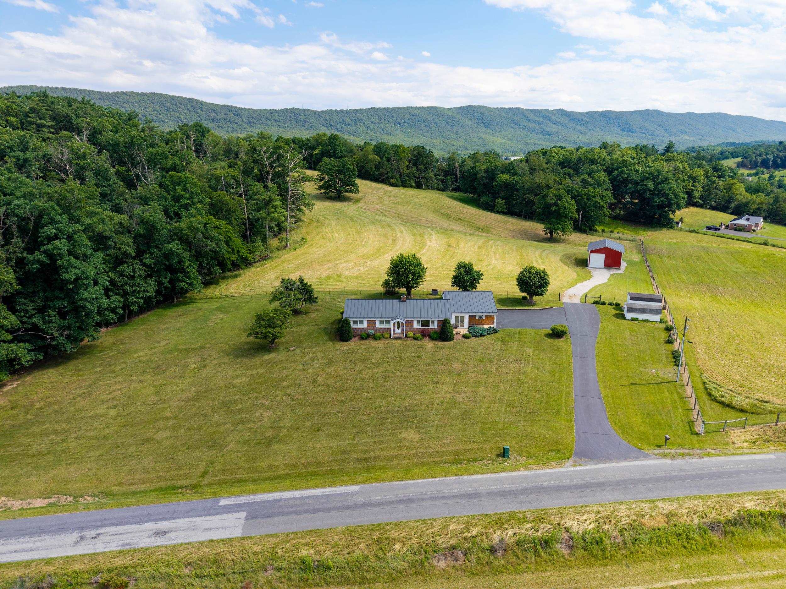 12199 HOLLOW RD, FULKS RUN, Virginia 22830, 3 Bedrooms Bedrooms, ,1 BathroomBathrooms,Residential,12199 HOLLOW RD,678960 MLS # 678960