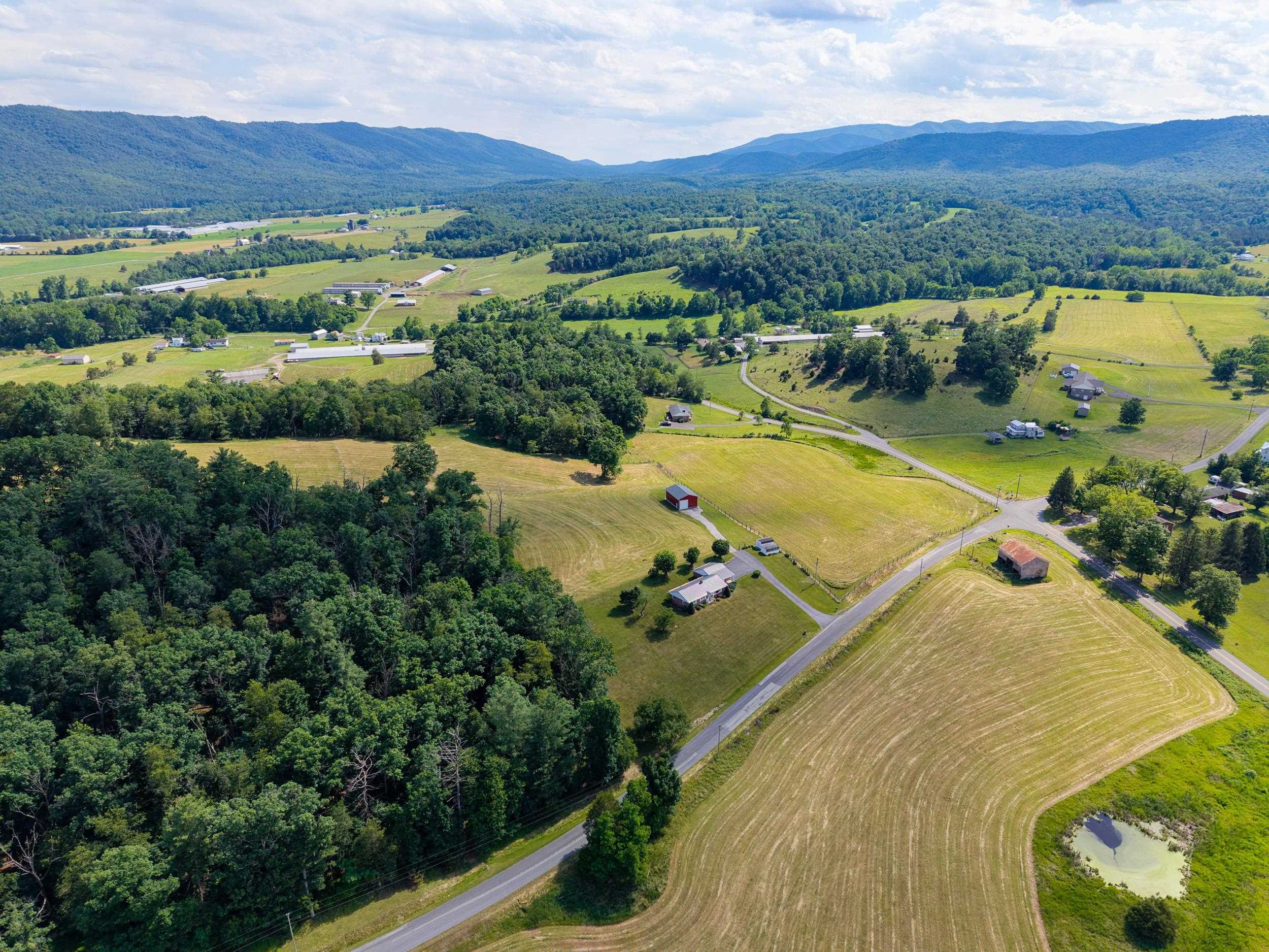 12199 HOLLOW RD, FULKS RUN, Virginia 22830, 3 Bedrooms Bedrooms, ,1 BathroomBathrooms,Residential,12199 HOLLOW RD,678960 MLS # 678960