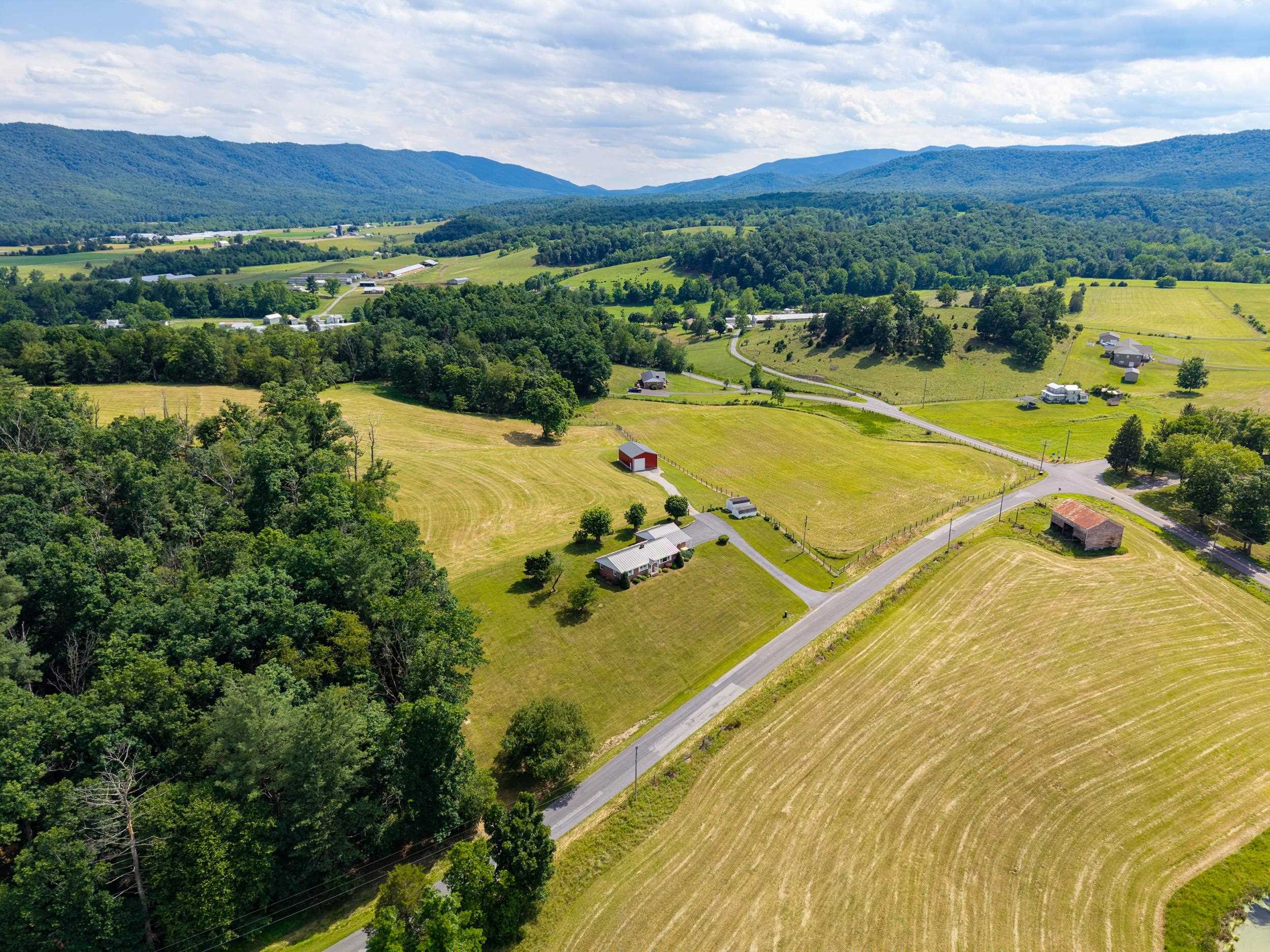 12199 HOLLOW RD, FULKS RUN, Virginia 22830, 3 Bedrooms Bedrooms, ,1 BathroomBathrooms,Residential,12199 HOLLOW RD,678960 MLS # 678960
