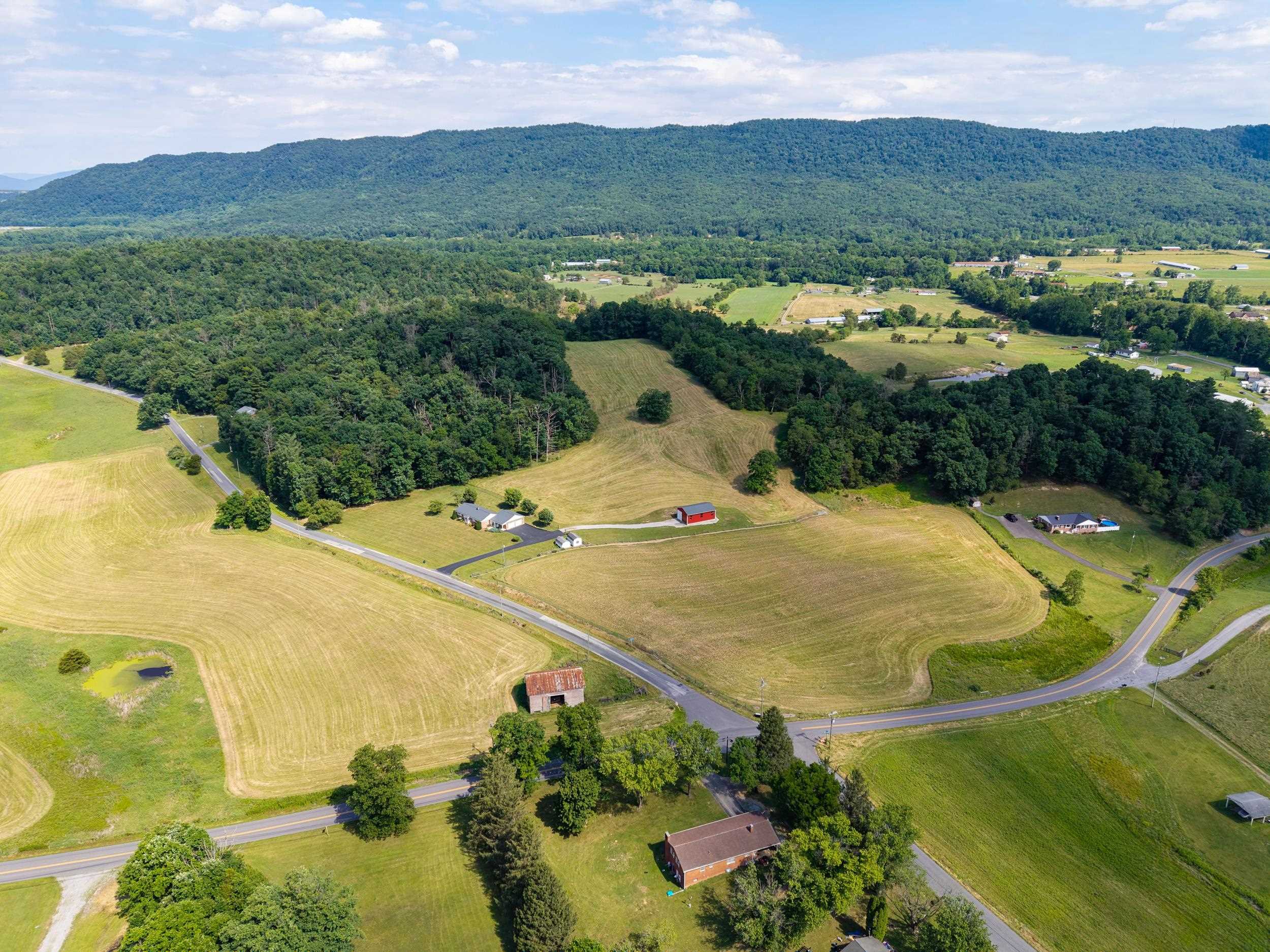 12199 HOLLOW RD, FULKS RUN, Virginia 22830, 3 Bedrooms Bedrooms, ,1 BathroomBathrooms,Residential,12199 HOLLOW RD,678960 MLS # 678960