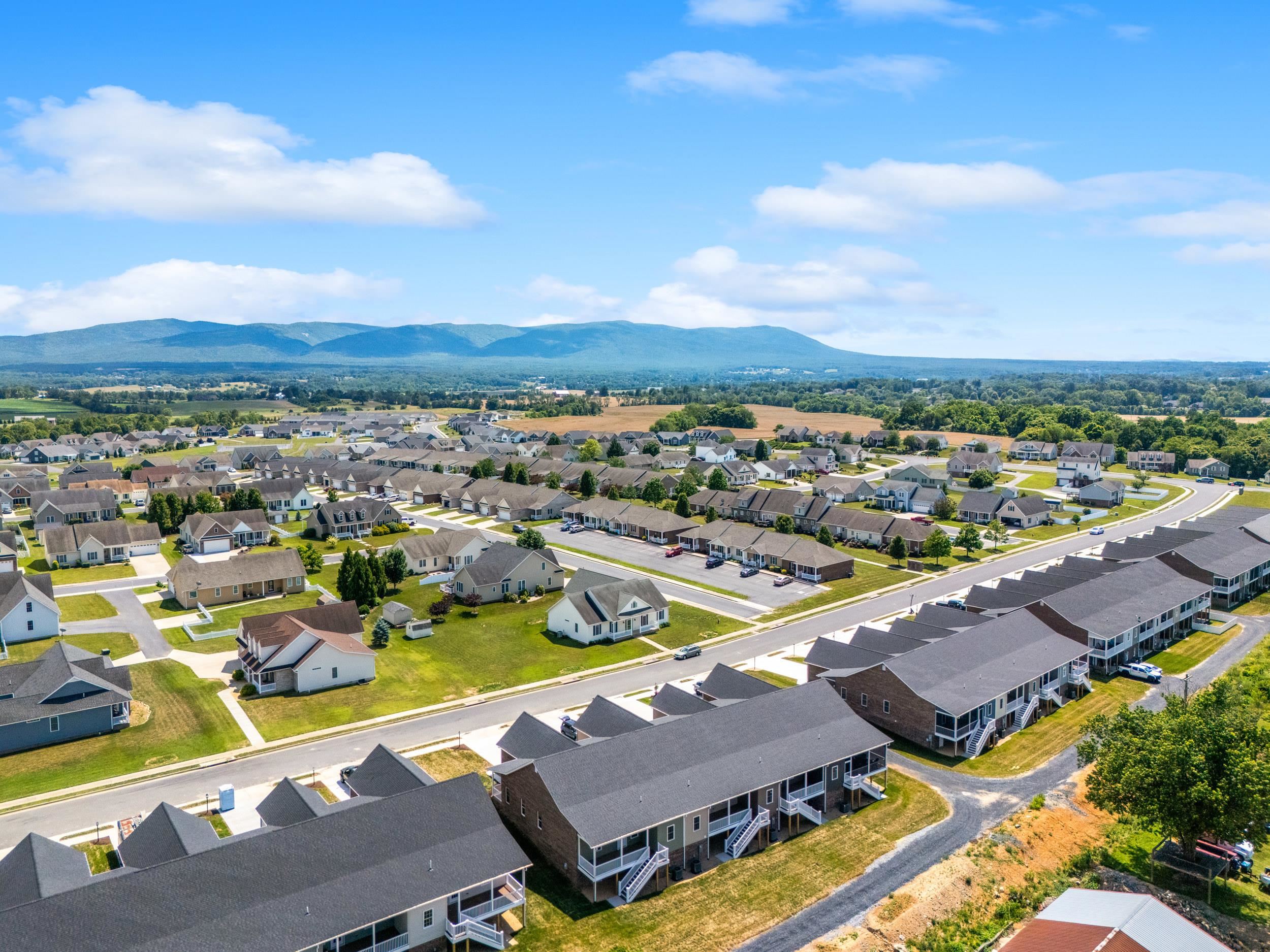 74 FOSSIL DR, STUARTS DRAFT, Virginia 24477, 2 Bedrooms Bedrooms, ,2 BathroomsBathrooms,Residential,74 FOSSIL DR,678974 MLS # 678974
