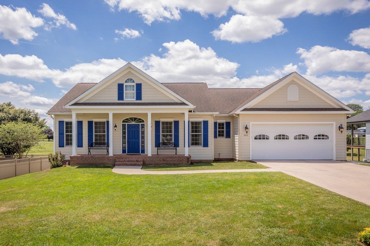 301 BARTLEY ST, DAYTON, Virginia 22821, 5 Bedrooms Bedrooms, ,3 BathroomsBathrooms,Residential,5 BEDROOM, 3 BATH ONE-LEVEL HOME W/ FULL WALK-OUT ,301 BARTLEY ST,678980 MLS # 678980