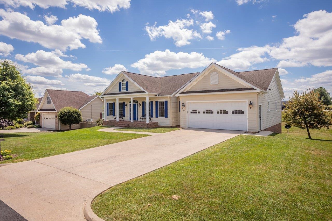 301 BARTLEY ST, DAYTON, Virginia 22821, 5 Bedrooms Bedrooms, ,3 BathroomsBathrooms,Residential,5 BEDROOM, 3 BATH ONE-LEVEL HOME W/ FULL WALK-OUT ,301 BARTLEY ST,678980 MLS # 678980