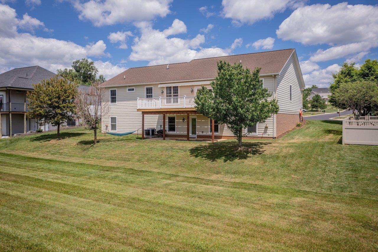 301 BARTLEY ST, DAYTON, Virginia 22821, 5 Bedrooms Bedrooms, ,3 BathroomsBathrooms,Residential,5 BEDROOM, 3 BATH ONE-LEVEL HOME W/ FULL WALK-OUT ,301 BARTLEY ST,678980 MLS # 678980
