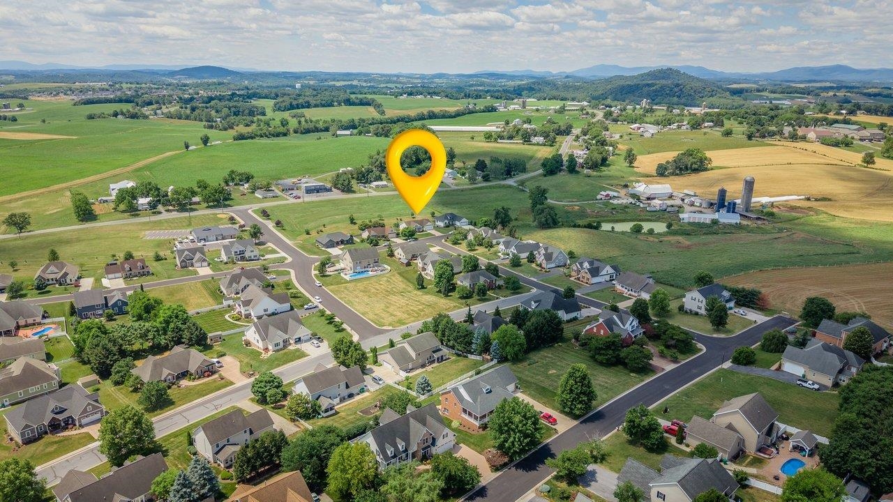 301 BARTLEY ST, DAYTON, Virginia 22821, 5 Bedrooms Bedrooms, ,3 BathroomsBathrooms,Residential,5 BEDROOM, 3 BATH ONE-LEVEL HOME W/ FULL WALK-OUT ,301 BARTLEY ST,678980 MLS # 678980