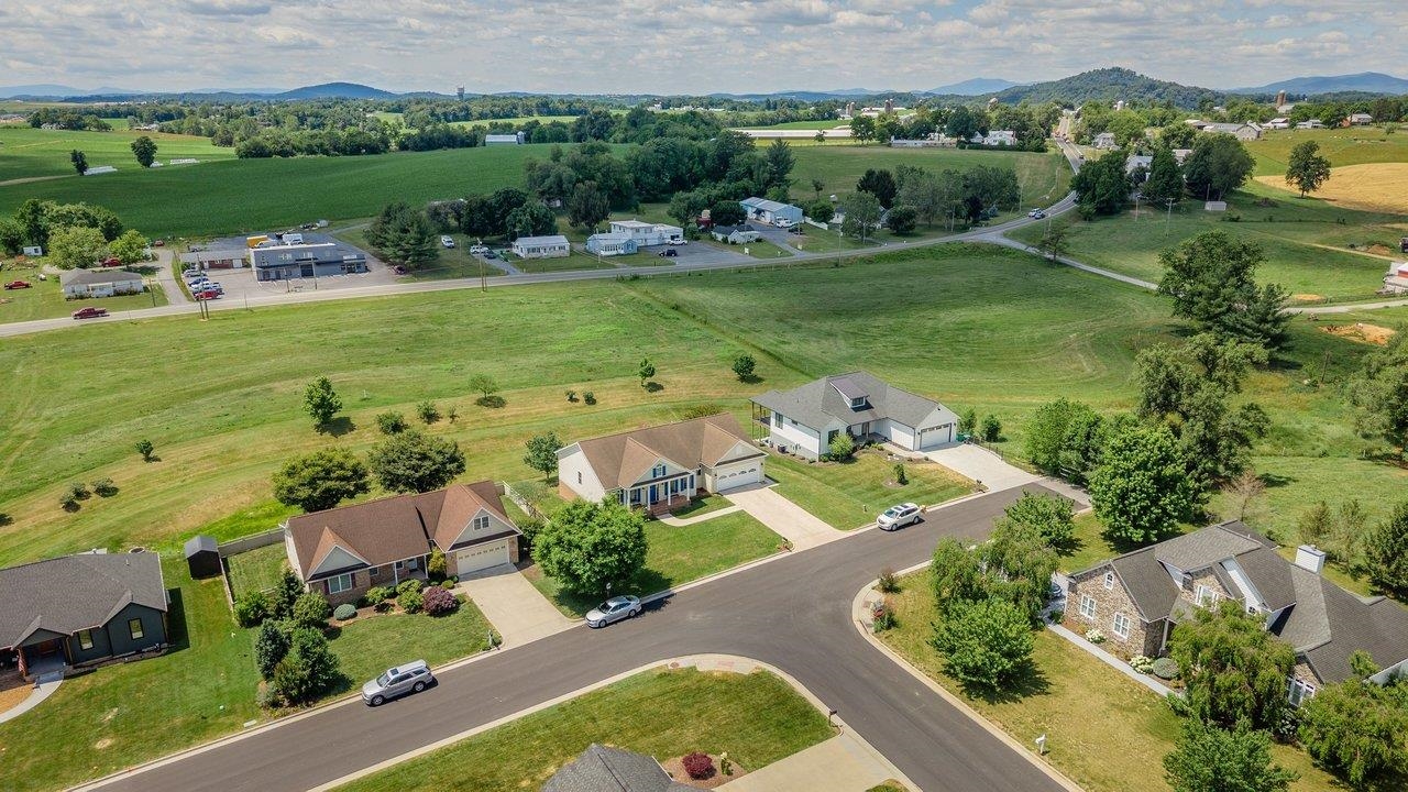 301 BARTLEY ST, DAYTON, Virginia 22821, 5 Bedrooms Bedrooms, ,3 BathroomsBathrooms,Residential,5 BEDROOM, 3 BATH ONE-LEVEL HOME W/ FULL WALK-OUT ,301 BARTLEY ST,678980 MLS # 678980