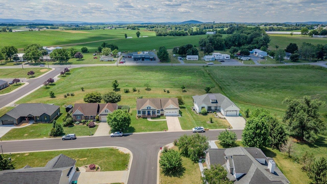 301 BARTLEY ST, DAYTON, Virginia 22821, 5 Bedrooms Bedrooms, ,3 BathroomsBathrooms,Residential,5 BEDROOM, 3 BATH ONE-LEVEL HOME W/ FULL WALK-OUT ,301 BARTLEY ST,678980 MLS # 678980