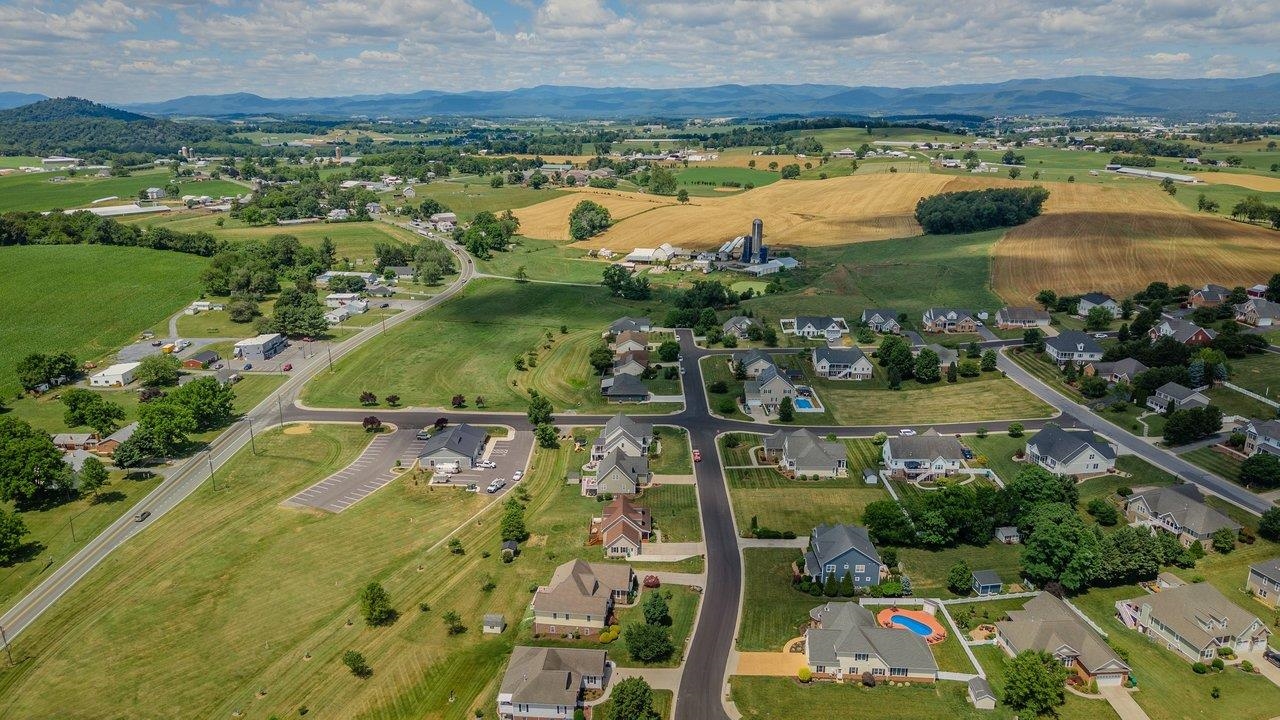 301 BARTLEY ST, DAYTON, Virginia 22821, 5 Bedrooms Bedrooms, ,3 BathroomsBathrooms,Residential,5 BEDROOM, 3 BATH ONE-LEVEL HOME W/ FULL WALK-OUT ,301 BARTLEY ST,678980 MLS # 678980