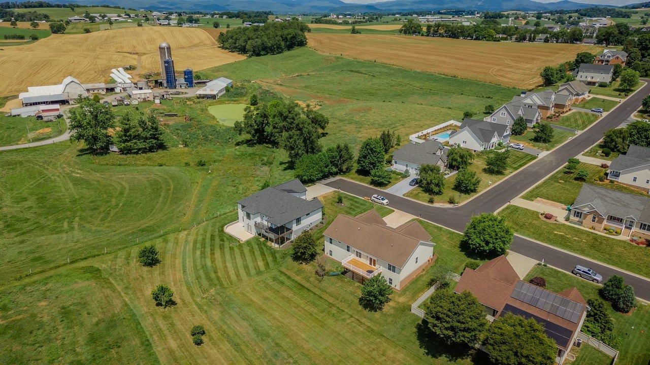 301 BARTLEY ST, DAYTON, Virginia 22821, 5 Bedrooms Bedrooms, ,3 BathroomsBathrooms,Residential,5 BEDROOM, 3 BATH ONE-LEVEL HOME W/ FULL WALK-OUT ,301 BARTLEY ST,678980 MLS # 678980