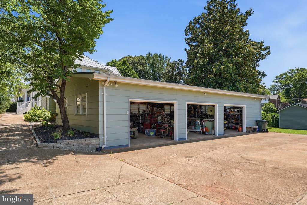 406 MACOY AVE, CULPEPER, Virginia 22701, 6 Bedrooms Bedrooms, ,3 BathroomsBathrooms,Residential,406 MACOY AVE,VACU2014164 MLS # VACU2014164 406 MACOY AVE, CULPEPER, Virginia 22701, 6 Bedrooms Bedrooms, ,3 BathroomsBathrooms,Residential,406 MACOY AVE,VACU2014164 MLS # VACU2014164