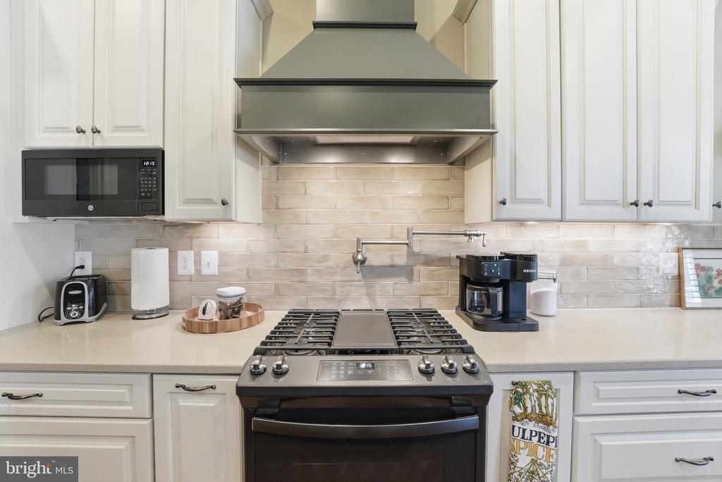 406 MACOY AVE, CULPEPER, Virginia 22701, 6 Bedrooms Bedrooms, ,3 BathroomsBathrooms,Residential,406 MACOY AVE,VACU2014164 MLS # VACU2014164 406 MACOY AVE, CULPEPER, Virginia 22701, 6 Bedrooms Bedrooms, ,3 BathroomsBathrooms,Residential,406 MACOY AVE,VACU2014164 MLS # VACU2014164