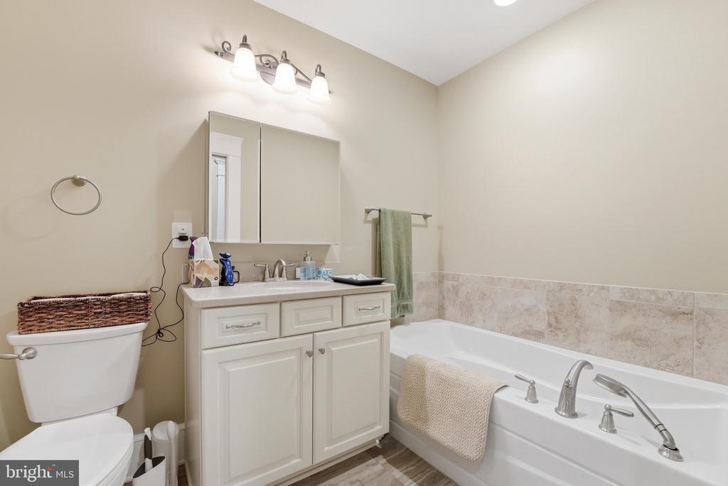 406 MACOY AVE, CULPEPER, Virginia 22701, 6 Bedrooms Bedrooms, ,3 BathroomsBathrooms,Residential,406 MACOY AVE,VACU2014164 MLS # VACU2014164 406 MACOY AVE, CULPEPER, Virginia 22701, 6 Bedrooms Bedrooms, ,3 BathroomsBathrooms,Residential,406 MACOY AVE,VACU2014164 MLS # VACU2014164