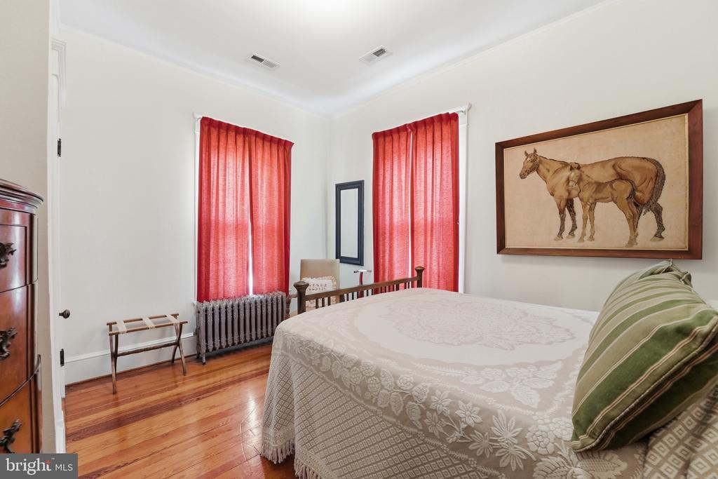 406 MACOY AVE, CULPEPER, Virginia 22701, 6 Bedrooms Bedrooms, ,3 BathroomsBathrooms,Residential,406 MACOY AVE,VACU2014164 MLS # VACU2014164 406 MACOY AVE, CULPEPER, Virginia 22701, 6 Bedrooms Bedrooms, ,3 BathroomsBathrooms,Residential,406 MACOY AVE,VACU2014164 MLS # VACU2014164