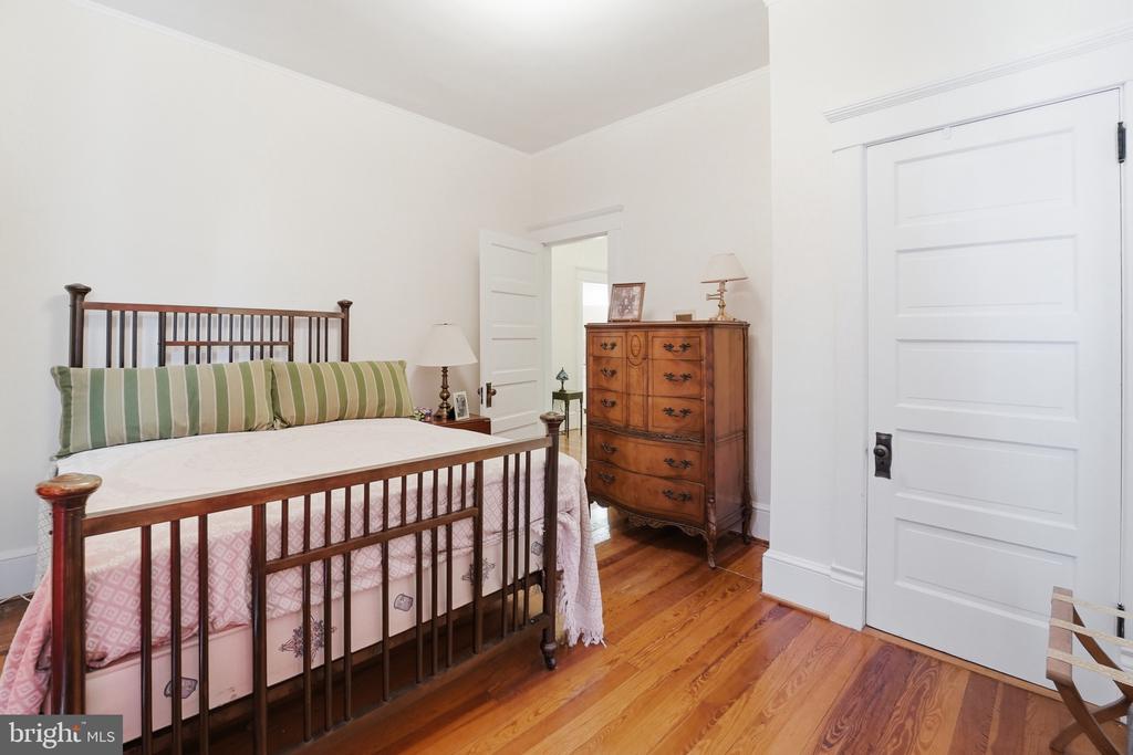406 MACOY AVE, CULPEPER, Virginia 22701, 6 Bedrooms Bedrooms, ,3 BathroomsBathrooms,Residential,406 MACOY AVE,VACU2014164 MLS # VACU2014164 406 MACOY AVE, CULPEPER, Virginia 22701, 6 Bedrooms Bedrooms, ,3 BathroomsBathrooms,Residential,406 MACOY AVE,VACU2014164 MLS # VACU2014164
