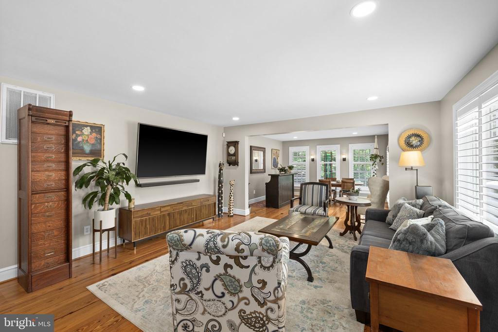 7409 RIVER RD, FREDERICKSBURG, Virginia 22407, 8 Bedrooms Bedrooms, ,4 BathroomsBathrooms,Residential,7409 RIVER RD,VASP2043054 MLS # VASP2043054