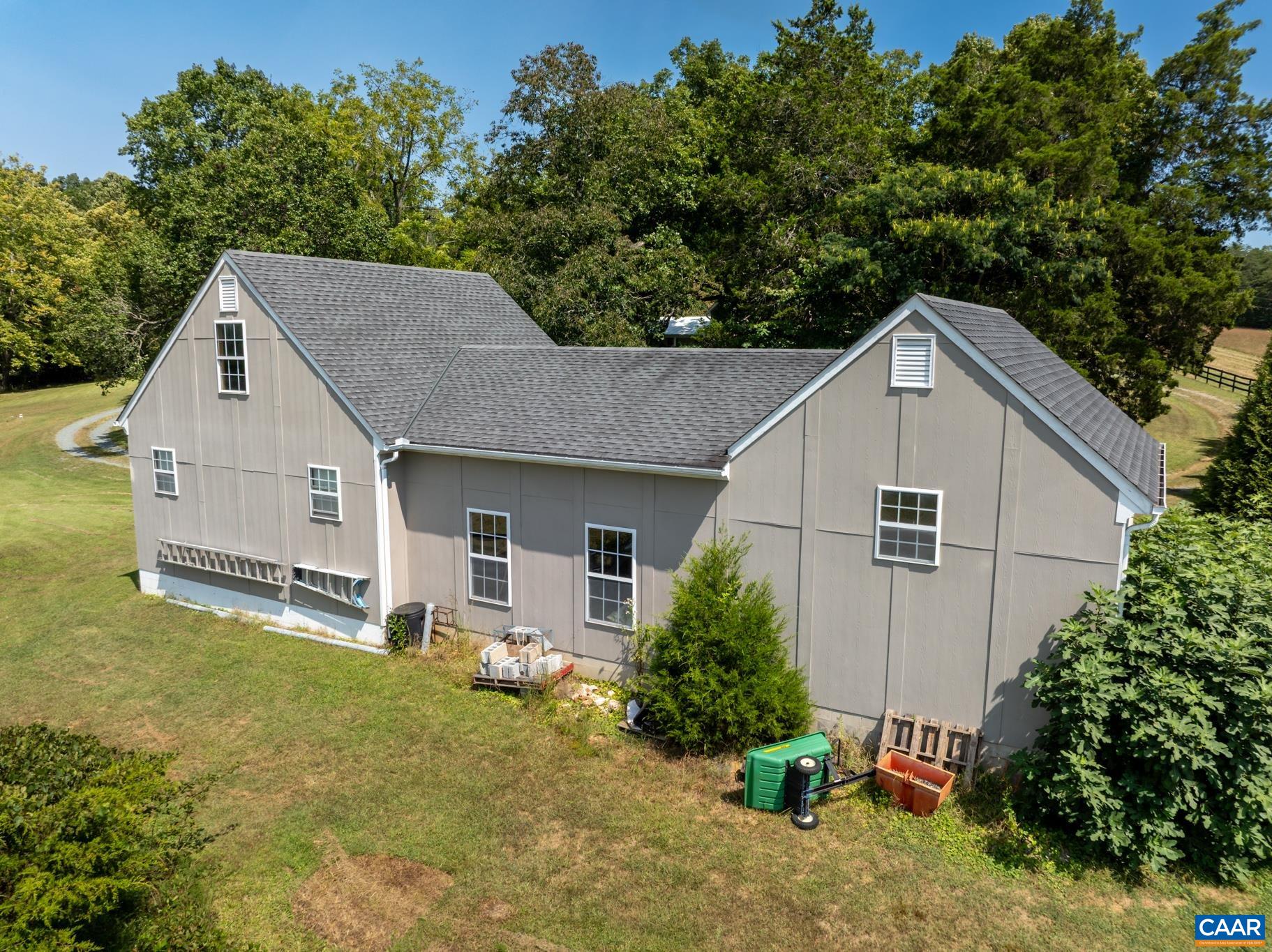 1128 BEAVERDAM RD, KESWICK, Virginia 22947, 5 Bedrooms Bedrooms, ,2 BathroomsBathrooms,Residential,Deerlodge,1128 BEAVERDAM RD,674077 MLS # 674077