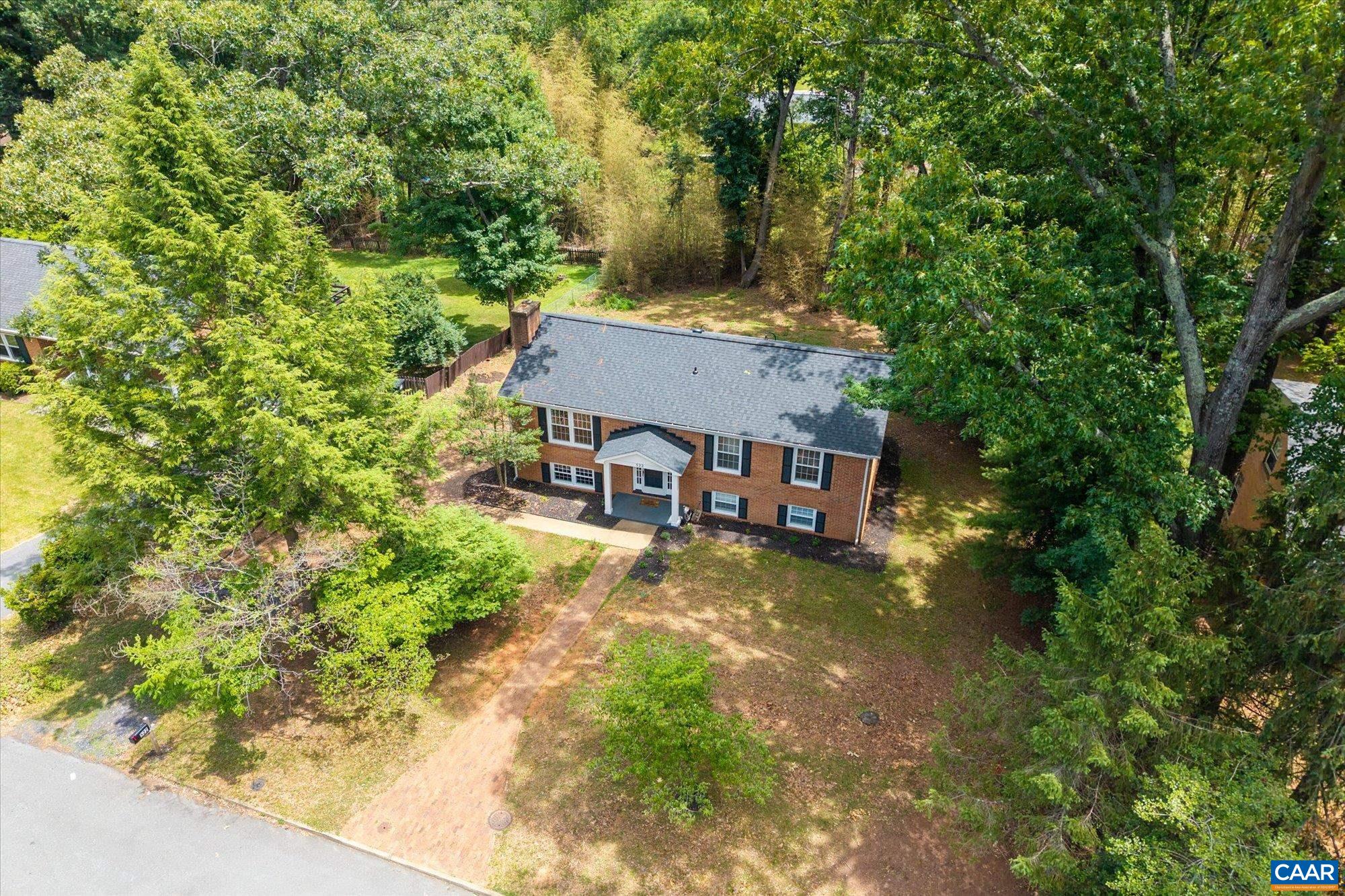 522 NOTTINGHAM RD, CHARLOTTESVILLE, Virginia 22901, 4 Bedrooms Bedrooms, ,2 BathroomsBathrooms,Residential,Beautiful Updated Westmoreland 4/2!,522 NOTTINGHAM RD,678866 MLS # 678866