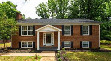 522 NOTTINGHAM RD, CHARLOTTESVILLE, Virginia 22901, 4 Bedrooms Bedrooms, ,2 BathroomsBathrooms,Residential,Beautiful Updated Westmoreland 4/2!,522 NOTTINGHAM RD,678866 MLS # 678866