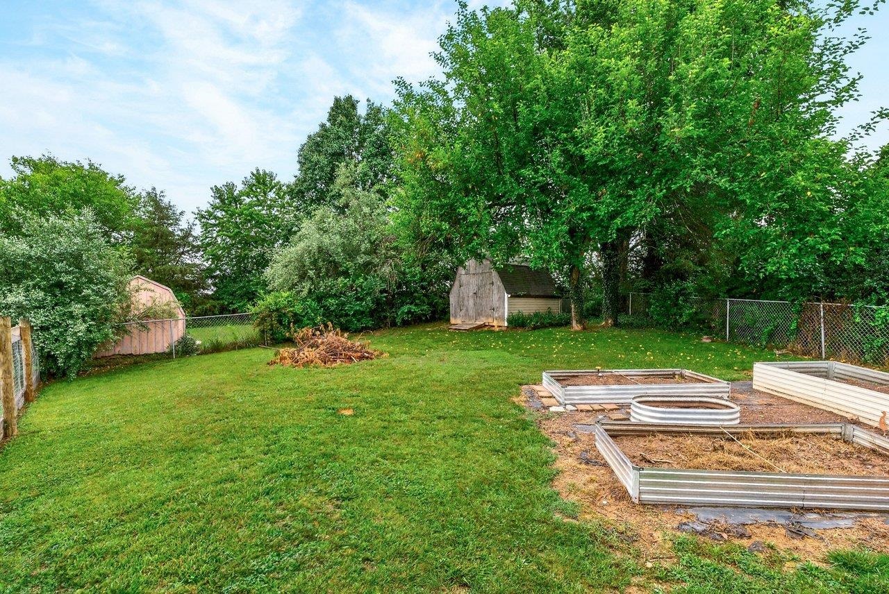 63 WESTGATE RD, VERONA, Virginia 24482, 3 Bedrooms Bedrooms, ,2 BathroomsBathrooms,Residential,63 WESTGATE RD,678985 MLS # 678985 63 WESTGATE RD, VERONA, Virginia 24482, 3 Bedrooms Bedrooms, ,2 BathroomsBathrooms,Residential,63 WESTGATE RD,678985 MLS # 678985