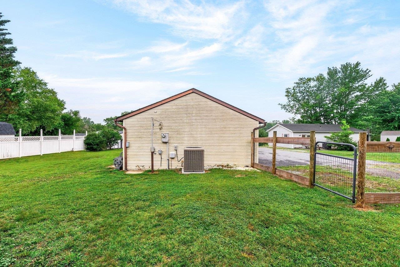 63 WESTGATE RD, VERONA, Virginia 24482, 3 Bedrooms Bedrooms, ,2 BathroomsBathrooms,Residential,63 WESTGATE RD,678985 MLS # 678985 63 WESTGATE RD, VERONA, Virginia 24482, 3 Bedrooms Bedrooms, ,2 BathroomsBathrooms,Residential,63 WESTGATE RD,678985 MLS # 678985