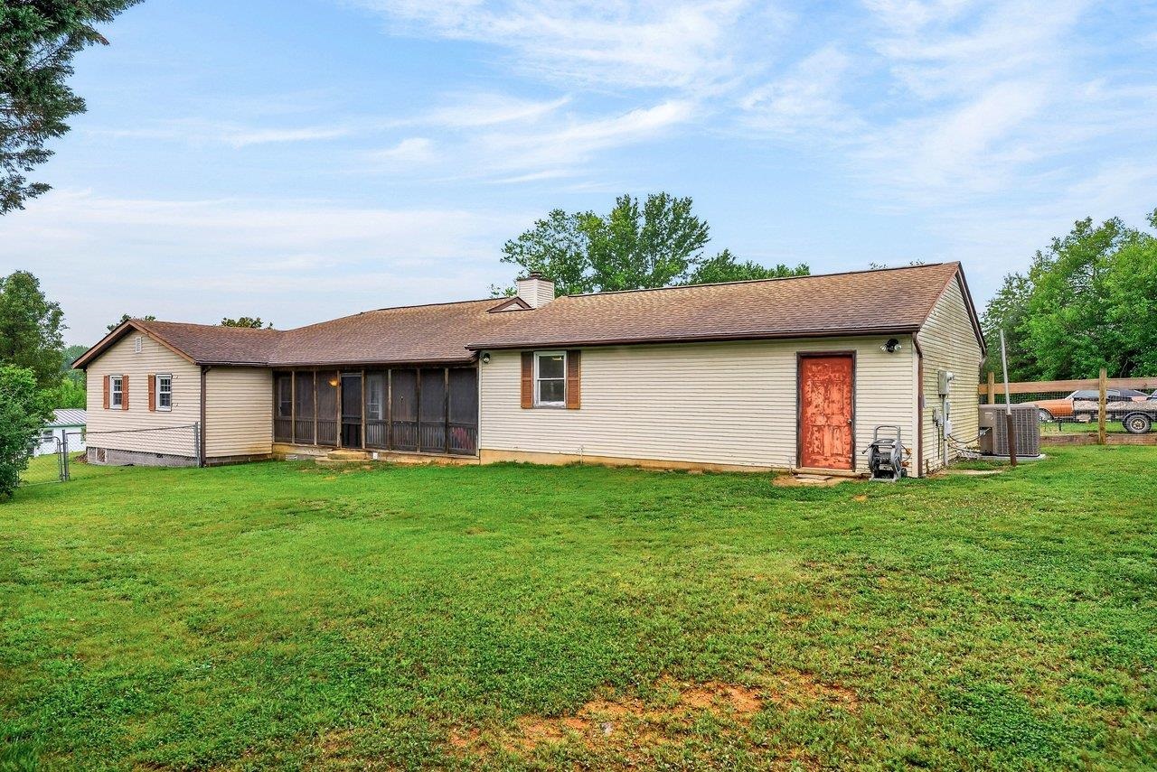63 WESTGATE RD, VERONA, Virginia 24482, 3 Bedrooms Bedrooms, ,2 BathroomsBathrooms,Residential,63 WESTGATE RD,678985 MLS # 678985 63 WESTGATE RD, VERONA, Virginia 24482, 3 Bedrooms Bedrooms, ,2 BathroomsBathrooms,Residential,63 WESTGATE RD,678985 MLS # 678985