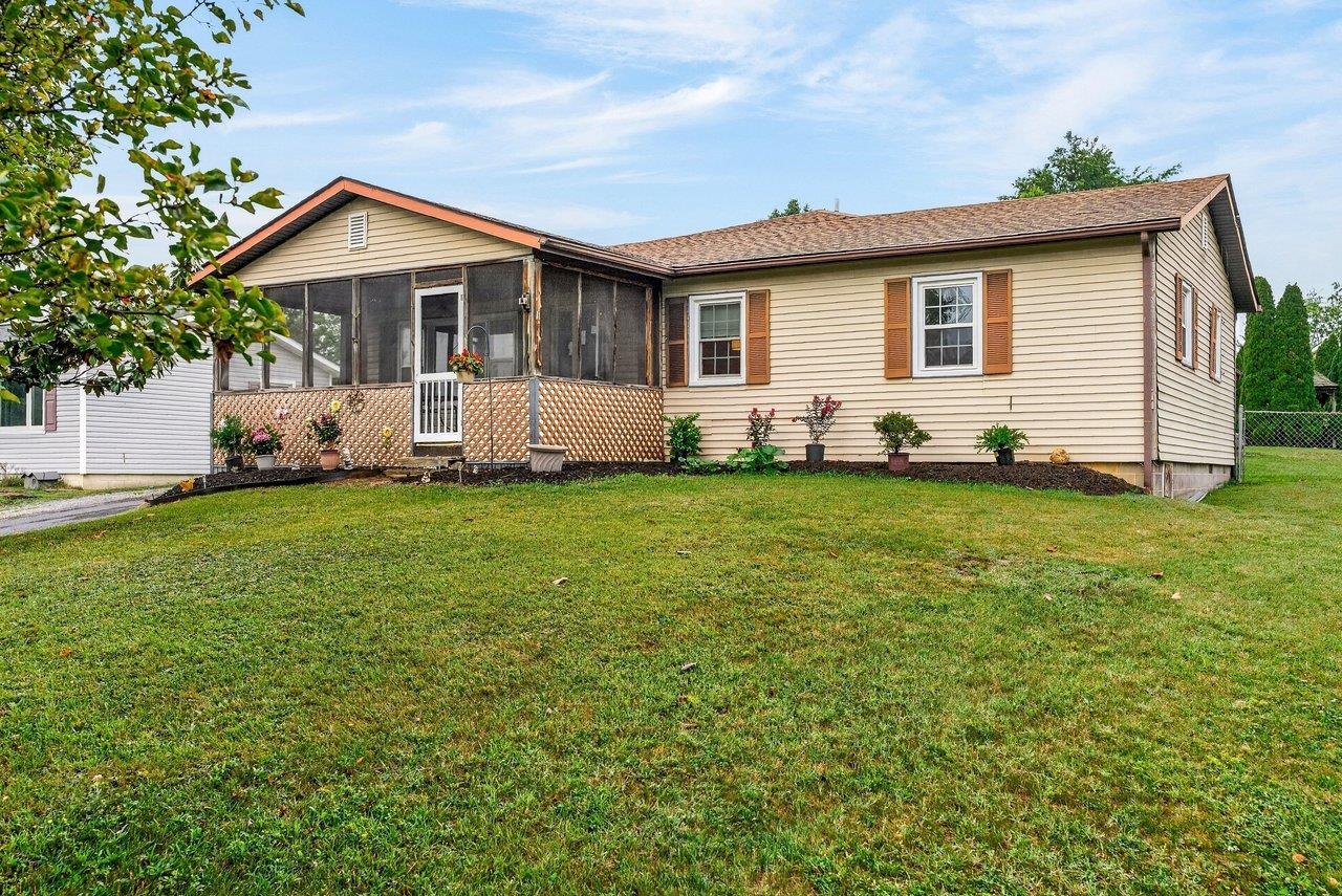 63 WESTGATE RD, VERONA, Virginia 24482, 3 Bedrooms Bedrooms, ,2 BathroomsBathrooms,Residential,63 WESTGATE RD,678985 MLS # 678985 63 WESTGATE RD, VERONA, Virginia 24482, 3 Bedrooms Bedrooms, ,2 BathroomsBathrooms,Residential,63 WESTGATE RD,678985 MLS # 678985