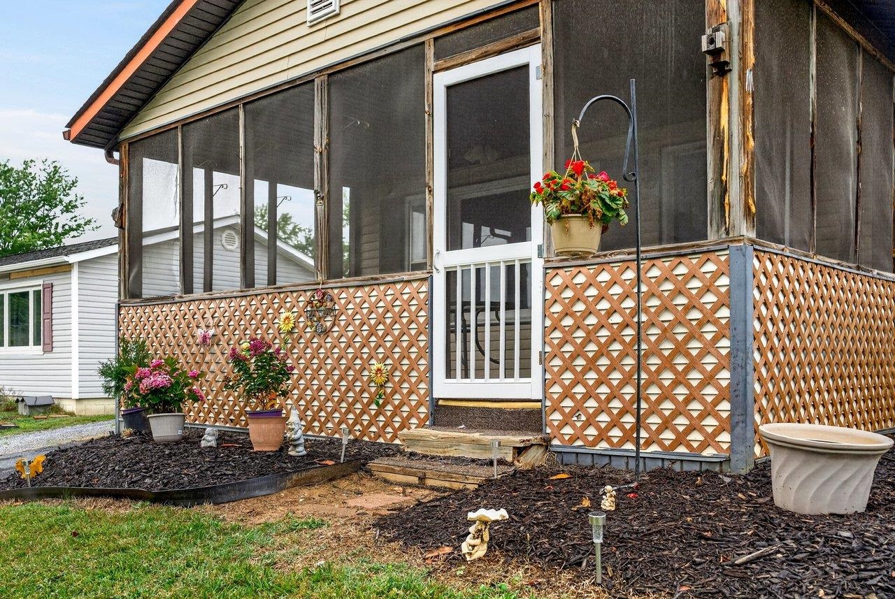 63 WESTGATE RD, VERONA, Virginia 24482, 3 Bedrooms Bedrooms, ,2 BathroomsBathrooms,Residential,63 WESTGATE RD,678985 MLS # 678985 63 WESTGATE RD, VERONA, Virginia 24482, 3 Bedrooms Bedrooms, ,2 BathroomsBathrooms,Residential,63 WESTGATE RD,678985 MLS # 678985
