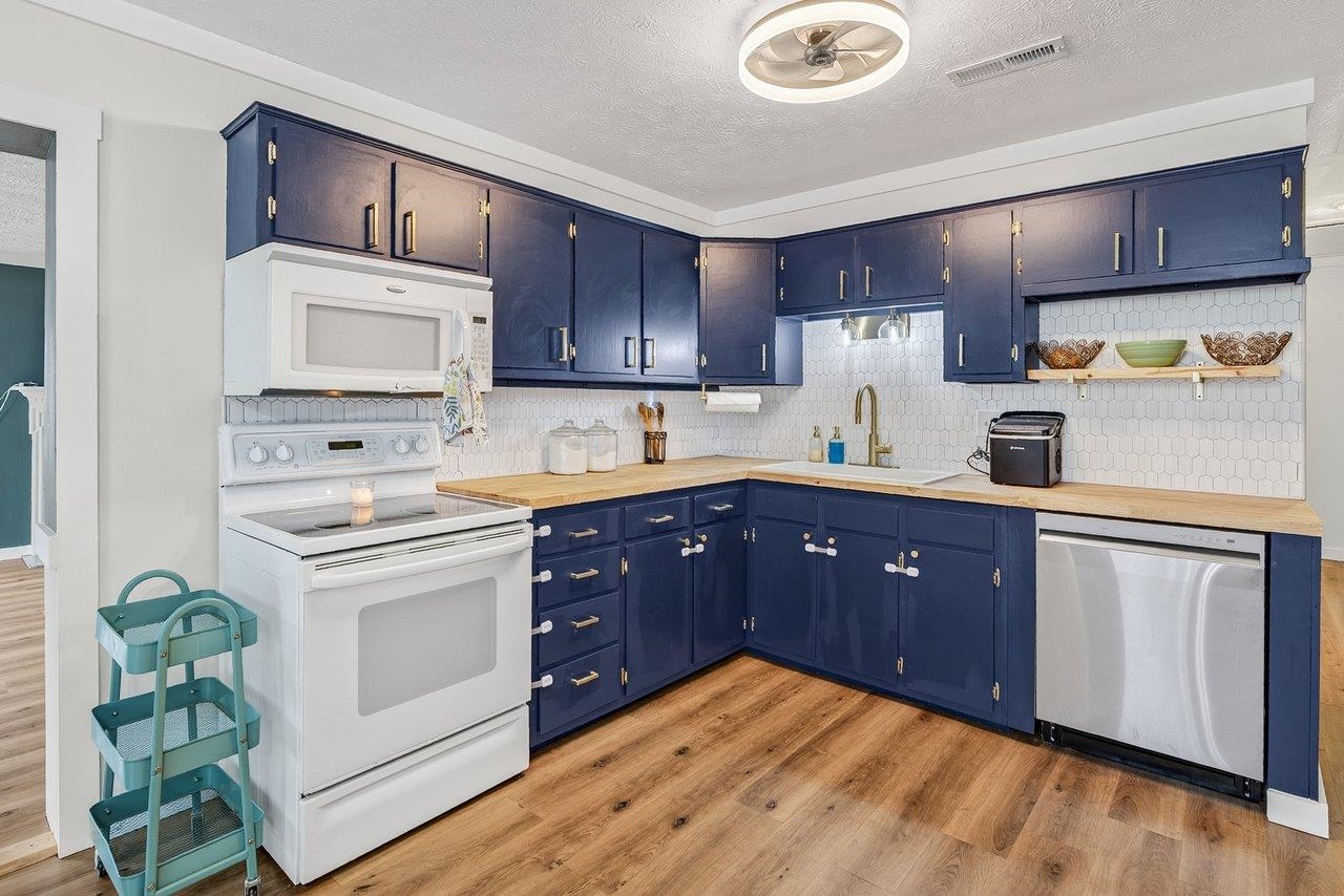 63 WESTGATE RD, VERONA, Virginia 24482, 3 Bedrooms Bedrooms, ,2 BathroomsBathrooms,Residential,63 WESTGATE RD,678985 MLS # 678985 63 WESTGATE RD, VERONA, Virginia 24482, 3 Bedrooms Bedrooms, ,2 BathroomsBathrooms,Residential,63 WESTGATE RD,678985 MLS # 678985