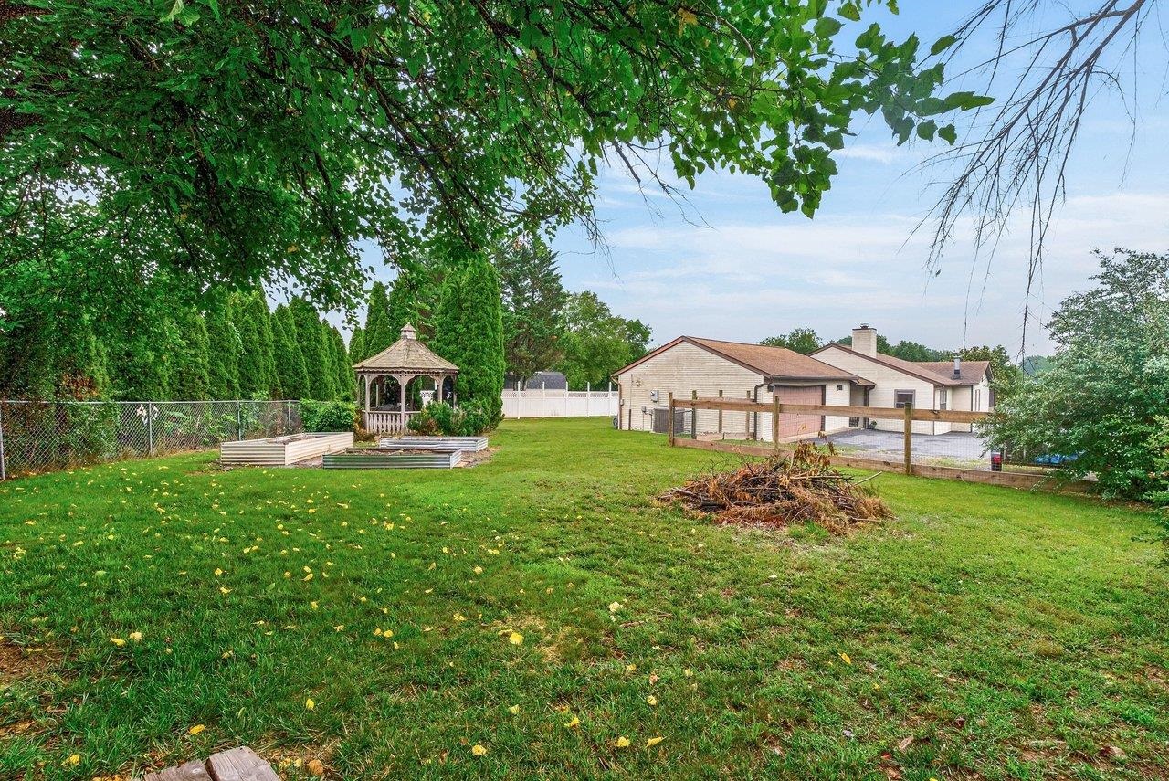 63 WESTGATE RD, VERONA, Virginia 24482, 3 Bedrooms Bedrooms, ,2 BathroomsBathrooms,Residential,63 WESTGATE RD,678985 MLS # 678985 63 WESTGATE RD, VERONA, Virginia 24482, 3 Bedrooms Bedrooms, ,2 BathroomsBathrooms,Residential,63 WESTGATE RD,678985 MLS # 678985