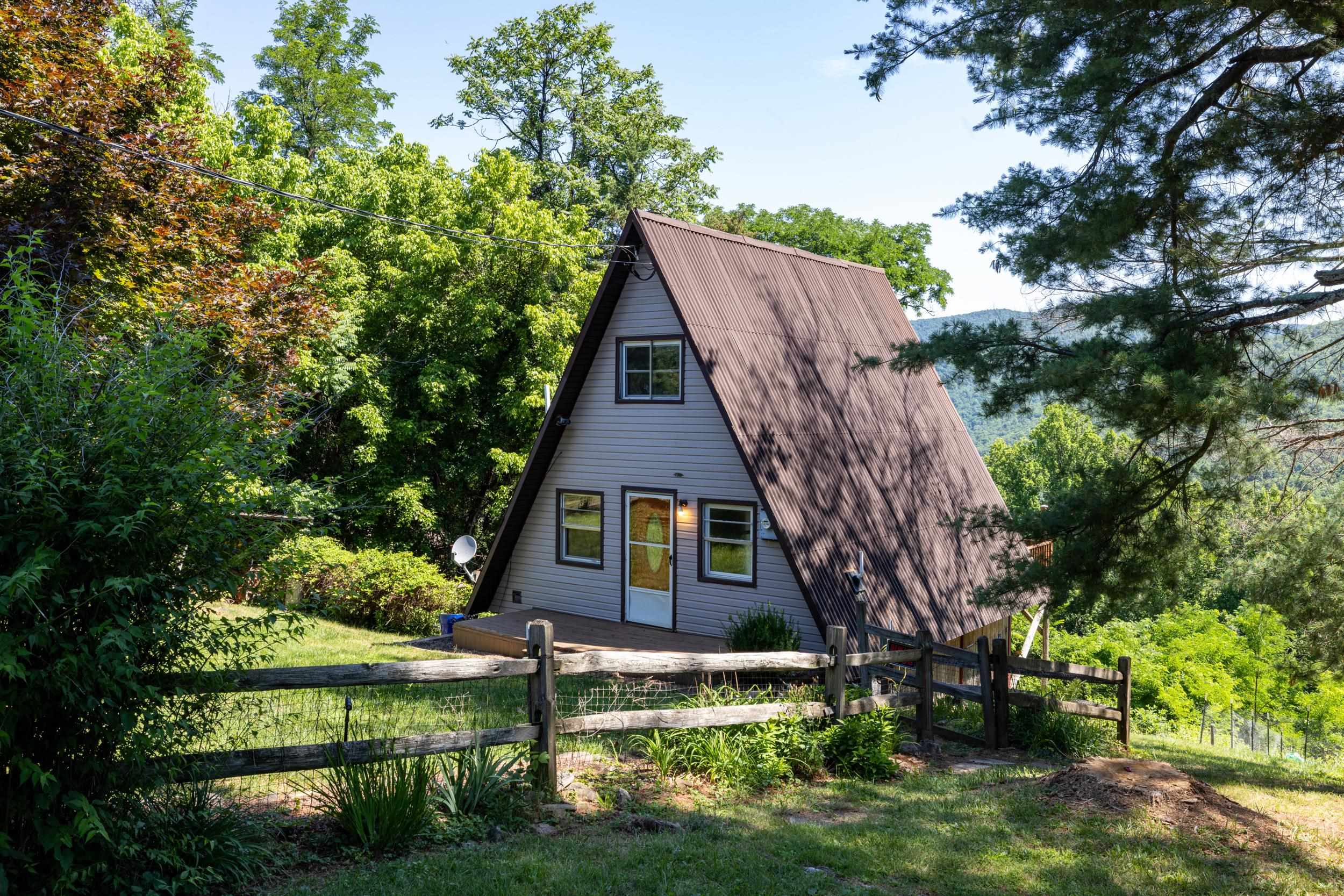 1093 OVERLOOK MOUNTAIN RD, ELKTON, Virginia 22827, 2 Bedrooms Bedrooms, ,1 BathroomBathrooms,Residential,1093 OVERLOOK MOUNTAIN RD,678988 MLS # 678988 1093 OVERLOOK MOUNTAIN RD, ELKTON, Virginia 22827, 2 Bedrooms Bedrooms, ,1 BathroomBathrooms,Residential,1093 OVERLOOK MOUNTAIN RD,678988 MLS # 678988