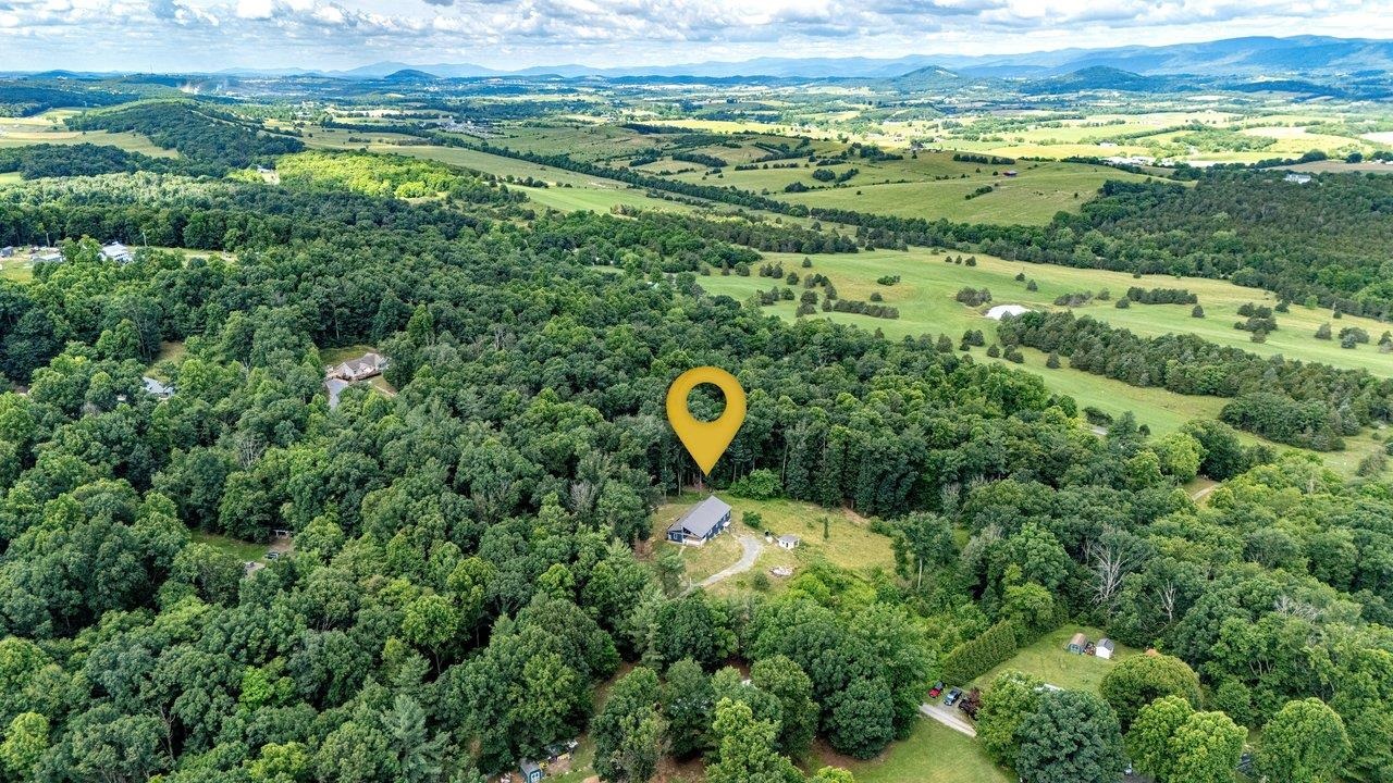 8905 SHADE TREE LN, BROADWAY, Virginia 22815, 7 Bedrooms Bedrooms, ,4 BathroomsBathrooms,Residential,8905 SHADE TREE LN,678992 MLS # 678992 8905 SHADE TREE LN, BROADWAY, Virginia 22815, 7 Bedrooms Bedrooms, ,4 BathroomsBathrooms,Residential,8905 SHADE TREE LN,678992 MLS # 678992