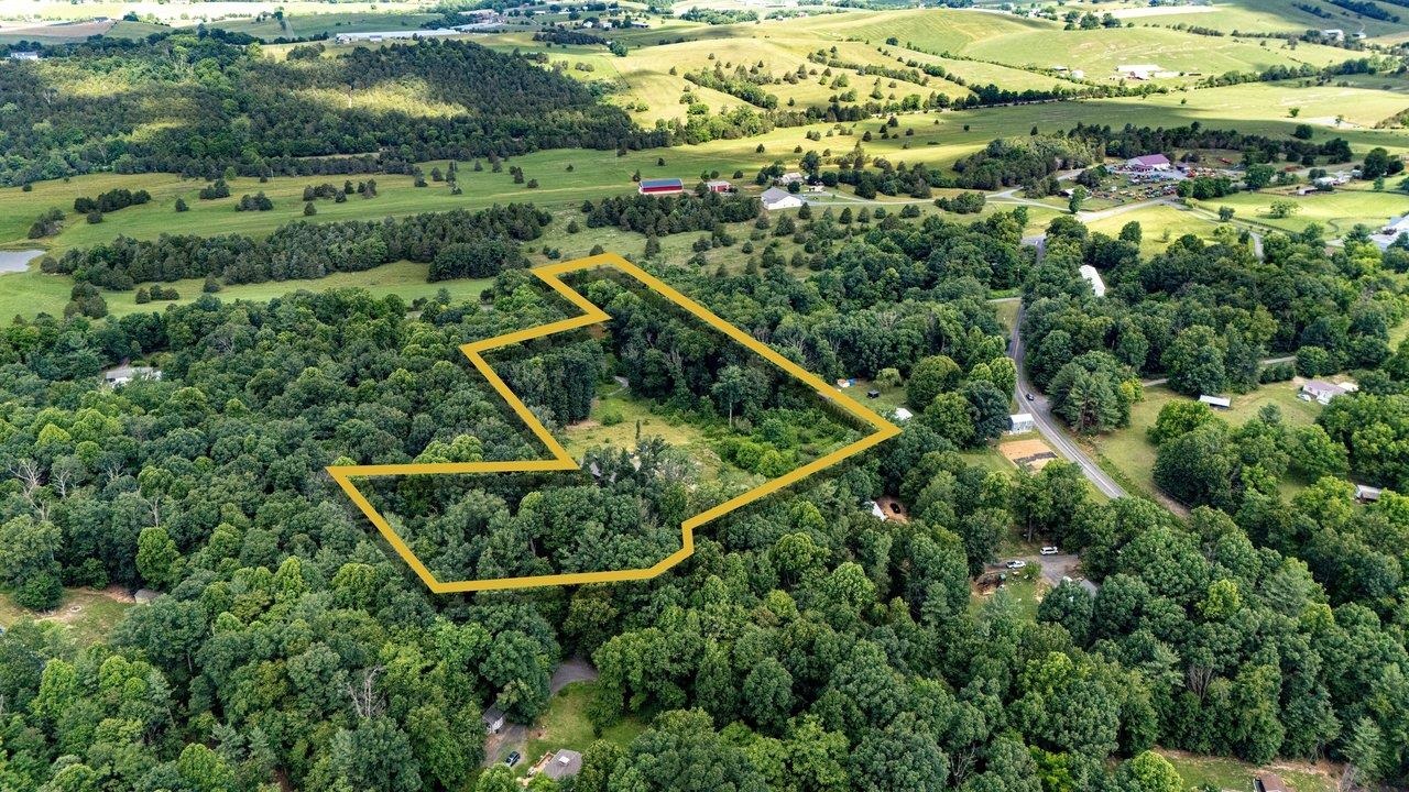 8905 SHADE TREE LN, BROADWAY, Virginia 22815, 7 Bedrooms Bedrooms, ,4 BathroomsBathrooms,Residential,8905 SHADE TREE LN,678992 MLS # 678992 8905 SHADE TREE LN, BROADWAY, Virginia 22815, 7 Bedrooms Bedrooms, ,4 BathroomsBathrooms,Residential,8905 SHADE TREE LN,678992 MLS # 678992