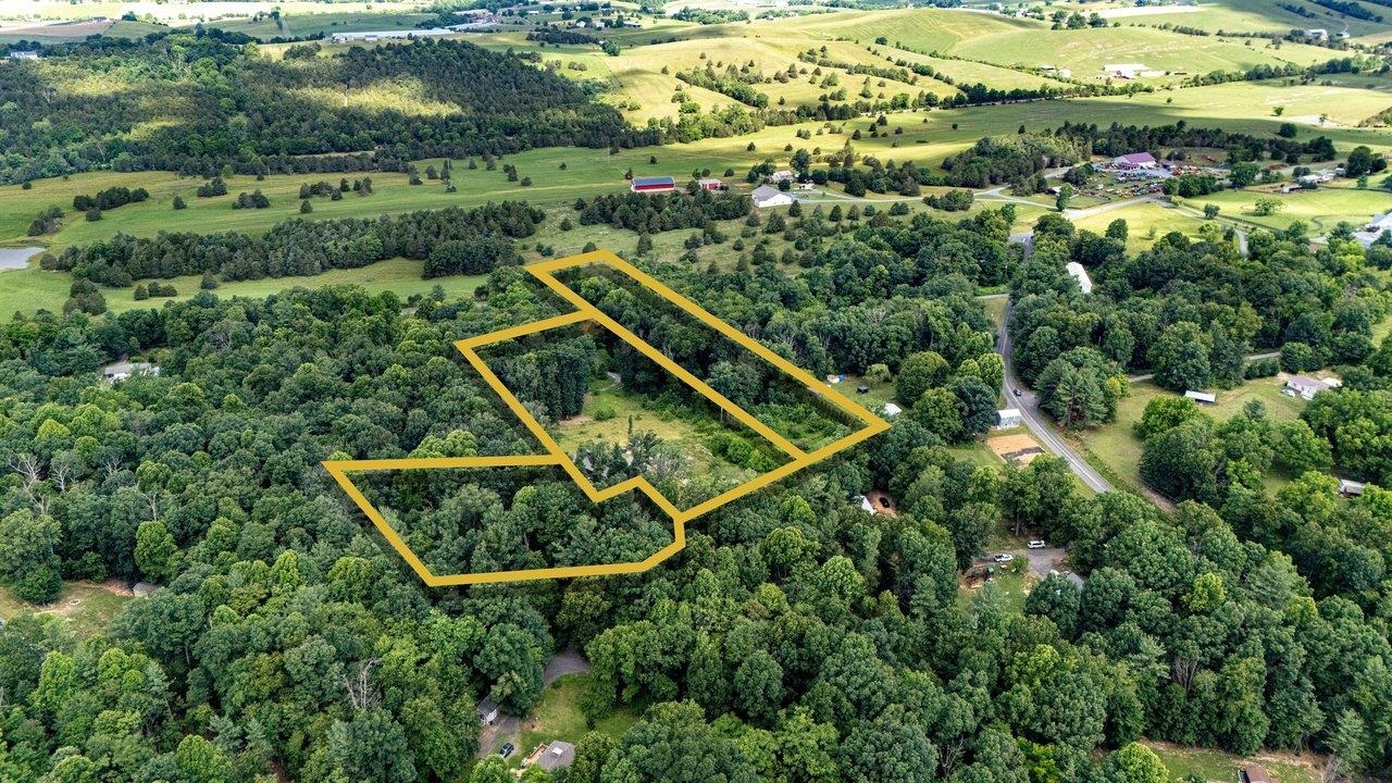 8905 SHADE TREE LN, BROADWAY, Virginia 22815, 7 Bedrooms Bedrooms, ,4 BathroomsBathrooms,Residential,8905 SHADE TREE LN,678992 MLS # 678992 8905 SHADE TREE LN, BROADWAY, Virginia 22815, 7 Bedrooms Bedrooms, ,4 BathroomsBathrooms,Residential,8905 SHADE TREE LN,678992 MLS # 678992