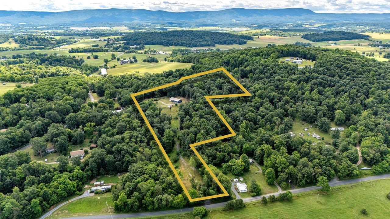 8905 SHADE TREE LN, BROADWAY, Virginia 22815, 7 Bedrooms Bedrooms, ,4 BathroomsBathrooms,Residential,8905 SHADE TREE LN,678992 MLS # 678992 8905 SHADE TREE LN, BROADWAY, Virginia 22815, 7 Bedrooms Bedrooms, ,4 BathroomsBathrooms,Residential,8905 SHADE TREE LN,678992 MLS # 678992