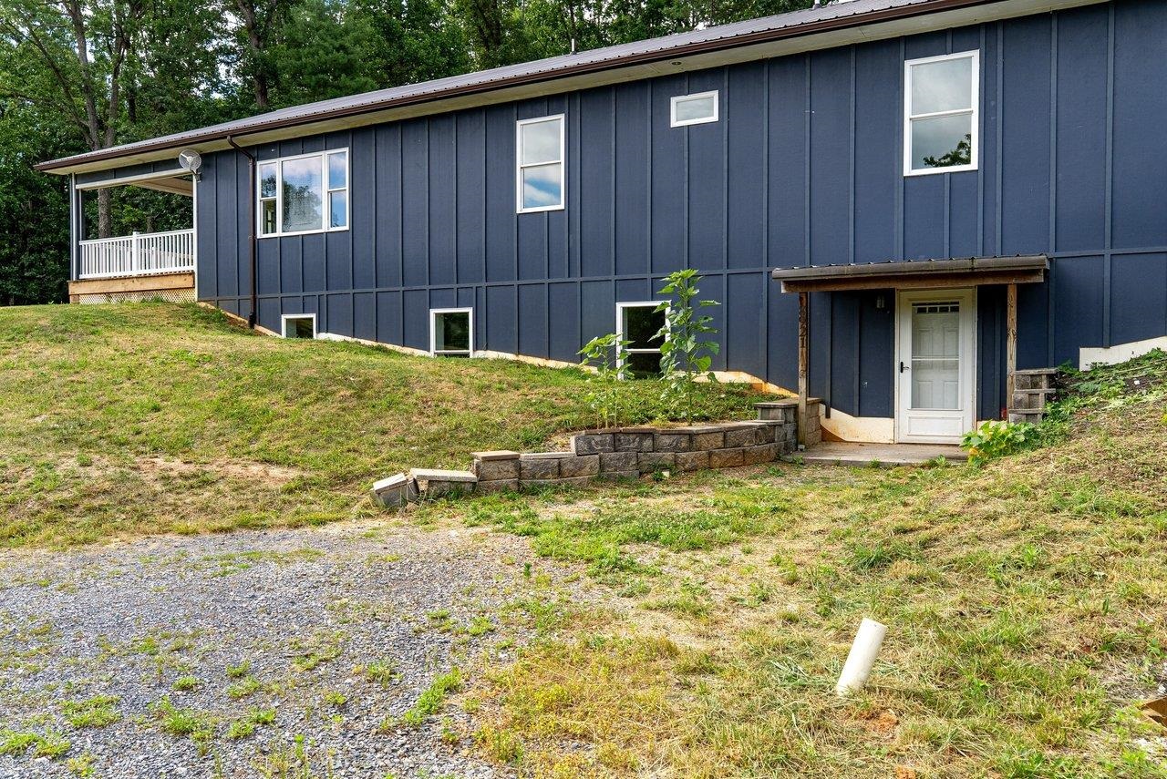 8905 SHADE TREE LN, BROADWAY, Virginia 22815, 7 Bedrooms Bedrooms, ,4 BathroomsBathrooms,Residential,8905 SHADE TREE LN,678992 MLS # 678992 8905 SHADE TREE LN, BROADWAY, Virginia 22815, 7 Bedrooms Bedrooms, ,4 BathroomsBathrooms,Residential,8905 SHADE TREE LN,678992 MLS # 678992