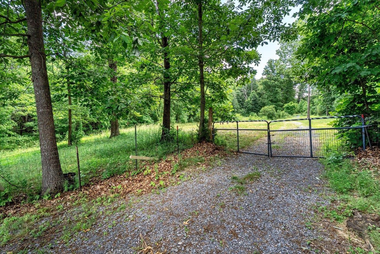 8905 SHADE TREE LN, BROADWAY, Virginia 22815, 7 Bedrooms Bedrooms, ,4 BathroomsBathrooms,Residential,8905 SHADE TREE LN,678992 MLS # 678992 8905 SHADE TREE LN, BROADWAY, Virginia 22815, 7 Bedrooms Bedrooms, ,4 BathroomsBathrooms,Residential,8905 SHADE TREE LN,678992 MLS # 678992