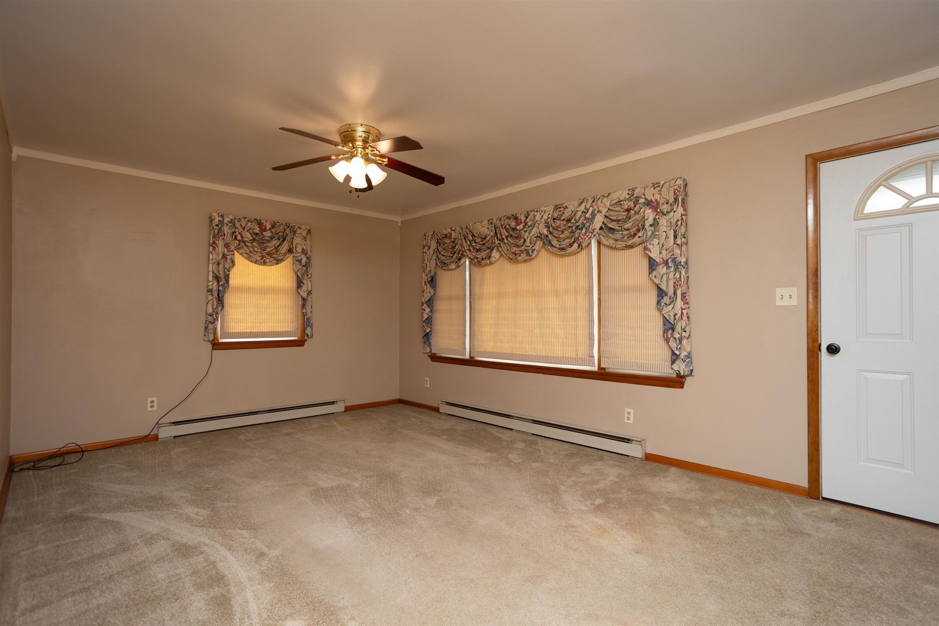 10139 CHINKAPIN DR, ROCKINGHAM, Virginia 22802, 3 Bedrooms Bedrooms, ,2 BathroomsBathrooms,Residential,10139 CHINKAPIN DR,678993 MLS # 678993 10139 CHINKAPIN DR, ROCKINGHAM, Virginia 22802, 3 Bedrooms Bedrooms, ,2 BathroomsBathrooms,Residential,10139 CHINKAPIN DR,678993 MLS # 678993