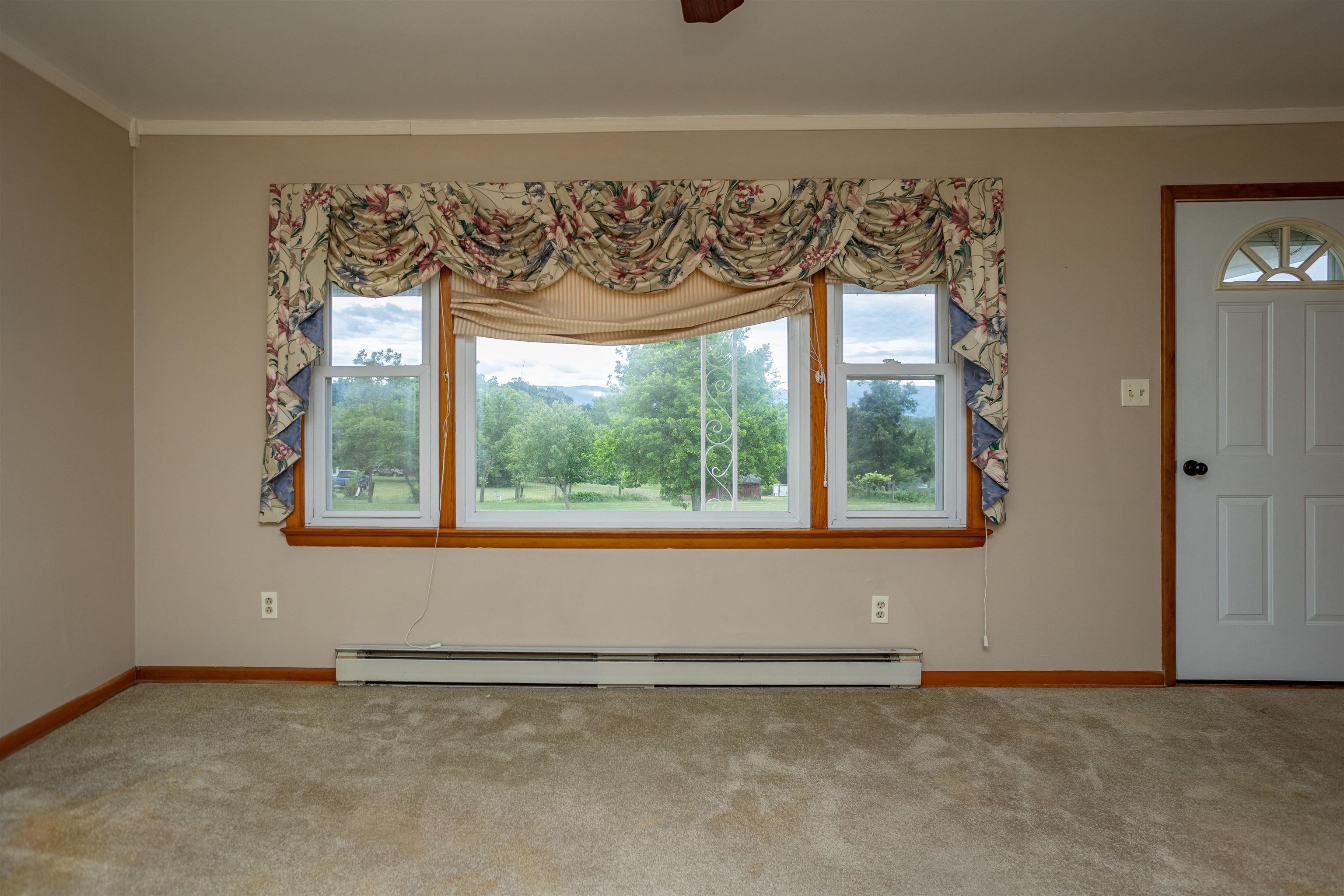 10139 CHINKAPIN DR, ROCKINGHAM, Virginia 22802, 3 Bedrooms Bedrooms, ,2 BathroomsBathrooms,Residential,10139 CHINKAPIN DR,678993 MLS # 678993 10139 CHINKAPIN DR, ROCKINGHAM, Virginia 22802, 3 Bedrooms Bedrooms, ,2 BathroomsBathrooms,Residential,10139 CHINKAPIN DR,678993 MLS # 678993