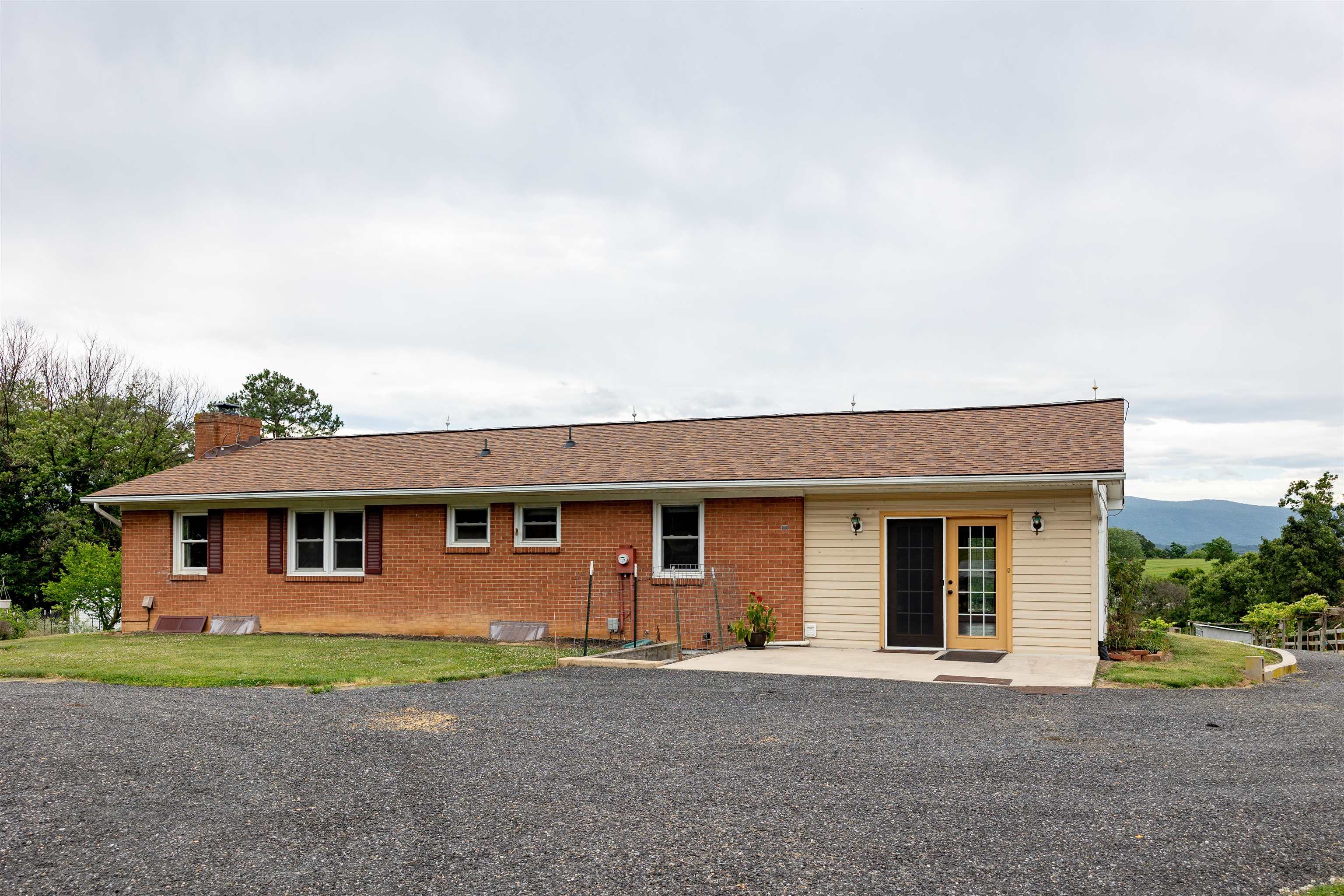10139 CHINKAPIN DR, ROCKINGHAM, Virginia 22802, 3 Bedrooms Bedrooms, ,2 BathroomsBathrooms,Residential,10139 CHINKAPIN DR,678993 MLS # 678993 10139 CHINKAPIN DR, ROCKINGHAM, Virginia 22802, 3 Bedrooms Bedrooms, ,2 BathroomsBathrooms,Residential,10139 CHINKAPIN DR,678993 MLS # 678993