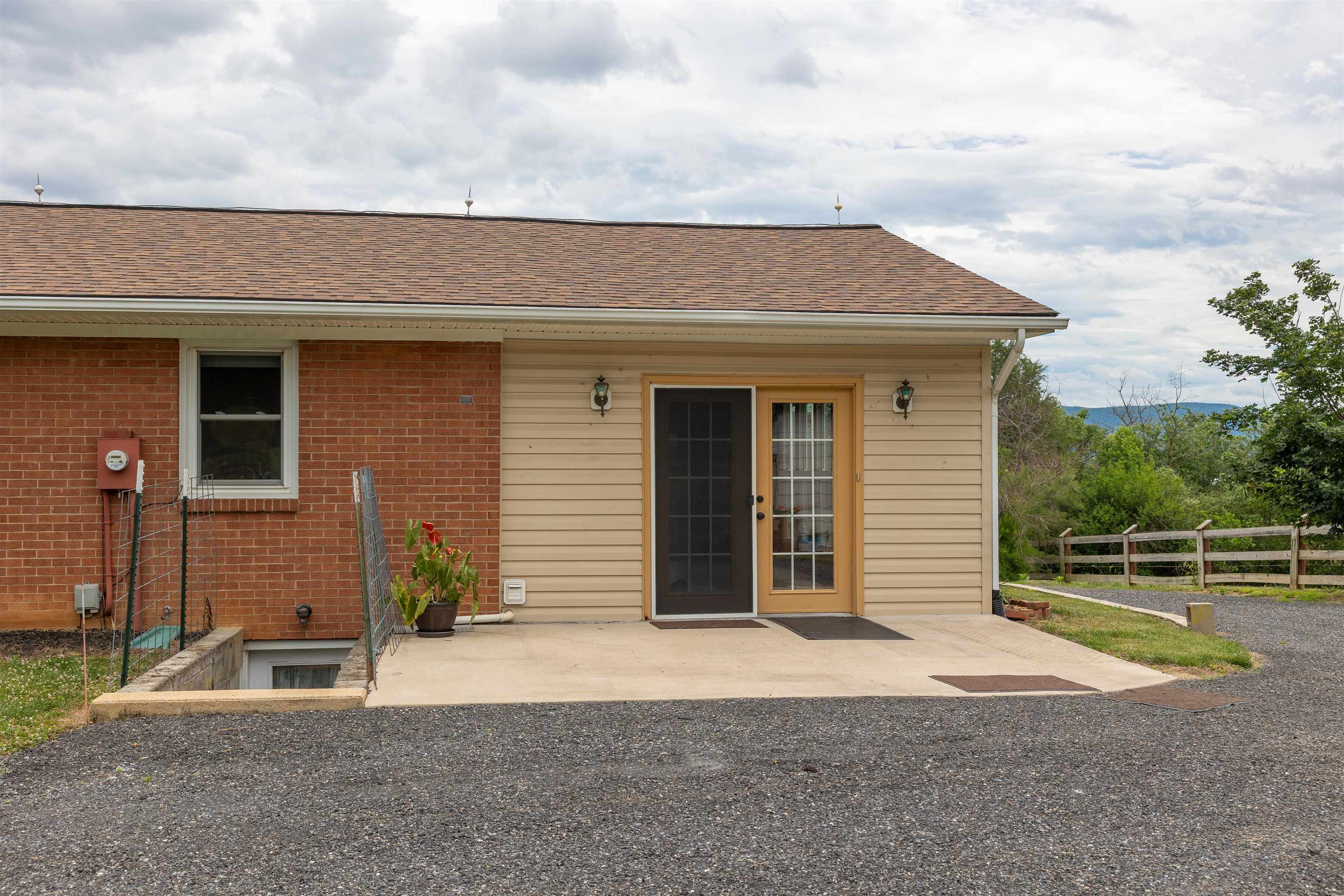 10139 CHINKAPIN DR, ROCKINGHAM, Virginia 22802, 3 Bedrooms Bedrooms, ,2 BathroomsBathrooms,Residential,10139 CHINKAPIN DR,678993 MLS # 678993 10139 CHINKAPIN DR, ROCKINGHAM, Virginia 22802, 3 Bedrooms Bedrooms, ,2 BathroomsBathrooms,Residential,10139 CHINKAPIN DR,678993 MLS # 678993