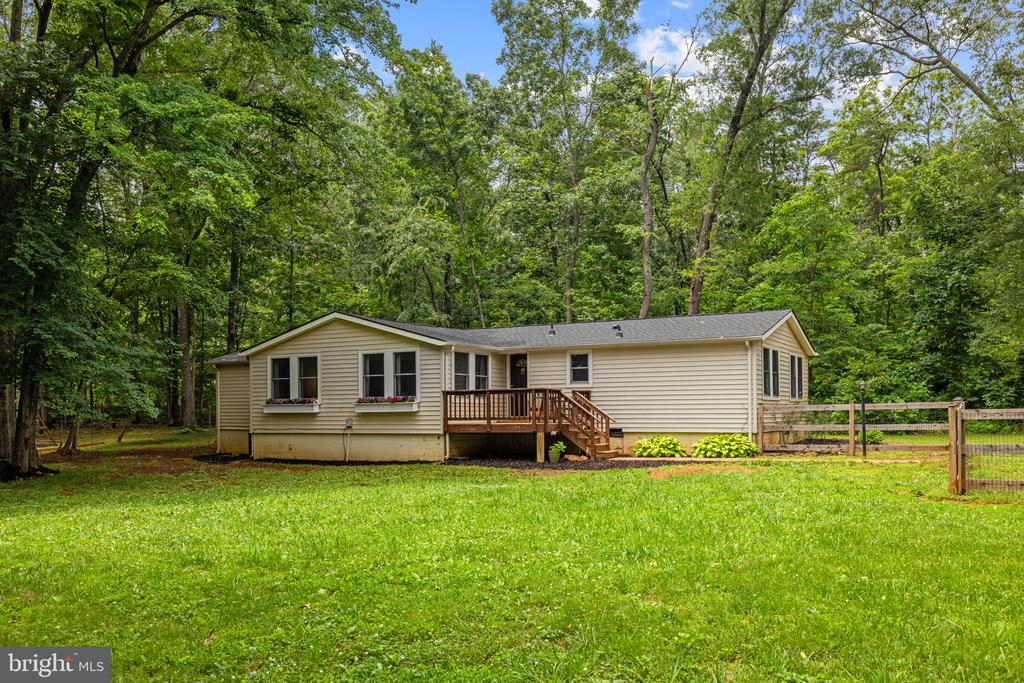 9448 GREEN RD, MIDLAND, Virginia 22728, 4 Bedrooms Bedrooms, ,2 BathroomsBathrooms,Residential,9448 GREEN RD,VAFQ2022712 MLS # VAFQ2022712 9448 GREEN RD, MIDLAND, Virginia 22728, 4 Bedrooms Bedrooms, ,2 BathroomsBathrooms,Residential,9448 GREEN RD,VAFQ2022712 MLS # VAFQ2022712