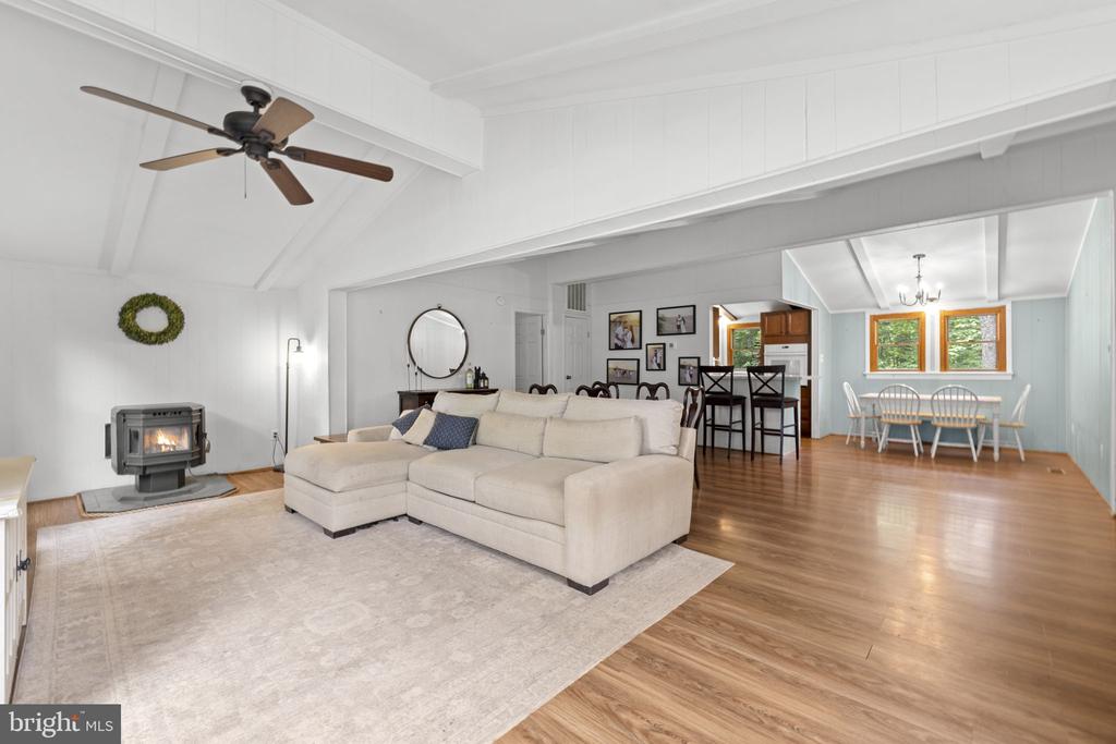 9448 GREEN RD, MIDLAND, Virginia 22728, 4 Bedrooms Bedrooms, ,2 BathroomsBathrooms,Residential,9448 GREEN RD,VAFQ2022712 MLS # VAFQ2022712 9448 GREEN RD, MIDLAND, Virginia 22728, 4 Bedrooms Bedrooms, ,2 BathroomsBathrooms,Residential,9448 GREEN RD,VAFQ2022712 MLS # VAFQ2022712