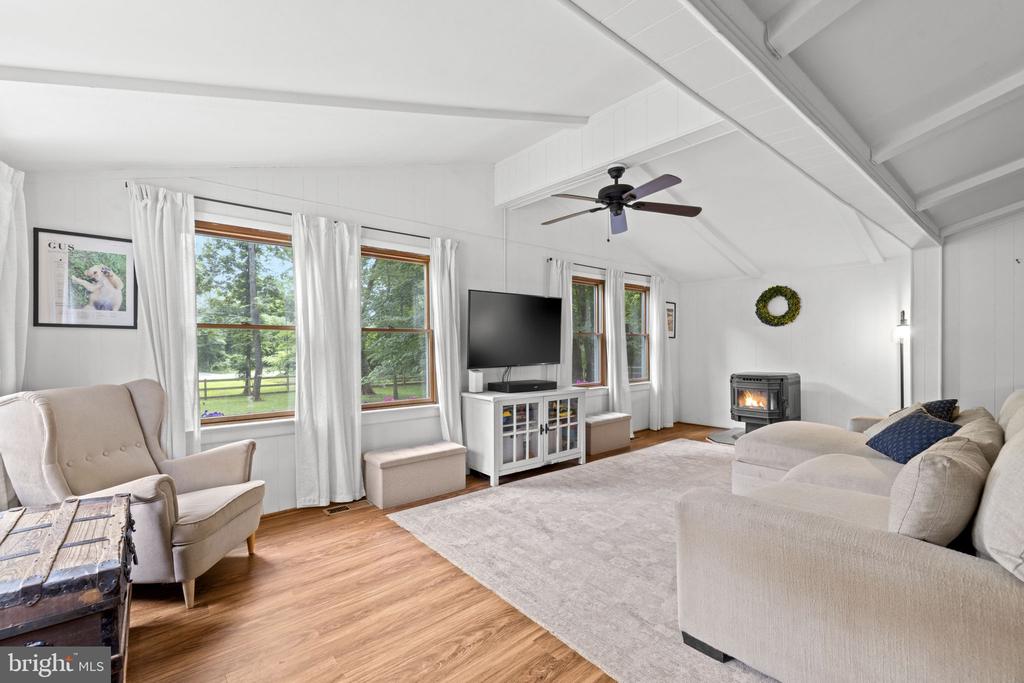 9448 GREEN RD, MIDLAND, Virginia 22728, 4 Bedrooms Bedrooms, ,2 BathroomsBathrooms,Residential,9448 GREEN RD,VAFQ2022712 MLS # VAFQ2022712 9448 GREEN RD, MIDLAND, Virginia 22728, 4 Bedrooms Bedrooms, ,2 BathroomsBathrooms,Residential,9448 GREEN RD,VAFQ2022712 MLS # VAFQ2022712