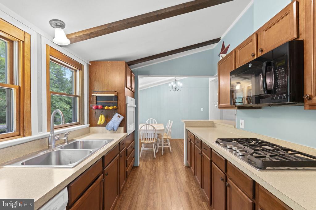 9448 GREEN RD, MIDLAND, Virginia 22728, 4 Bedrooms Bedrooms, ,2 BathroomsBathrooms,Residential,9448 GREEN RD,VAFQ2022712 MLS # VAFQ2022712 9448 GREEN RD, MIDLAND, Virginia 22728, 4 Bedrooms Bedrooms, ,2 BathroomsBathrooms,Residential,9448 GREEN RD,VAFQ2022712 MLS # VAFQ2022712