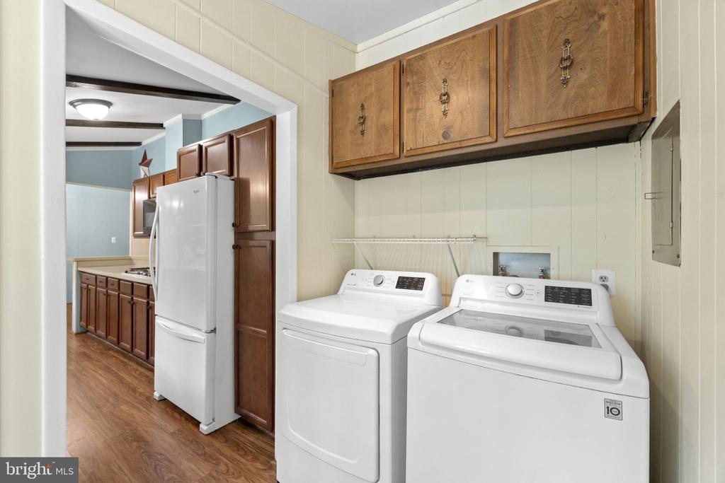 9448 GREEN RD, MIDLAND, Virginia 22728, 4 Bedrooms Bedrooms, ,2 BathroomsBathrooms,Residential,9448 GREEN RD,VAFQ2022712 MLS # VAFQ2022712 9448 GREEN RD, MIDLAND, Virginia 22728, 4 Bedrooms Bedrooms, ,2 BathroomsBathrooms,Residential,9448 GREEN RD,VAFQ2022712 MLS # VAFQ2022712