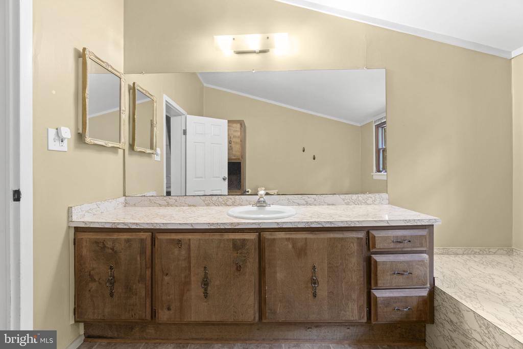 9448 GREEN RD, MIDLAND, Virginia 22728, 4 Bedrooms Bedrooms, ,2 BathroomsBathrooms,Residential,9448 GREEN RD,VAFQ2022712 MLS # VAFQ2022712 9448 GREEN RD, MIDLAND, Virginia 22728, 4 Bedrooms Bedrooms, ,2 BathroomsBathrooms,Residential,9448 GREEN RD,VAFQ2022712 MLS # VAFQ2022712