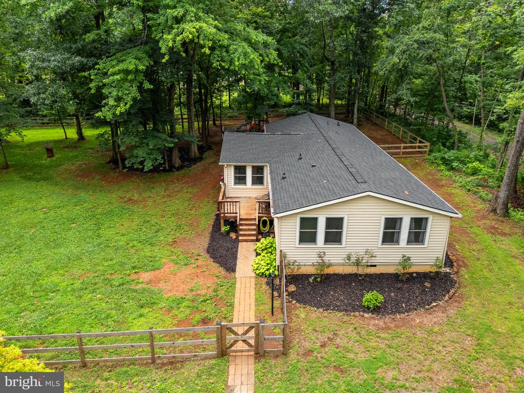9448 GREEN RD, MIDLAND, Virginia 22728, 4 Bedrooms Bedrooms, ,2 BathroomsBathrooms,Residential,9448 GREEN RD,VAFQ2022712 MLS # VAFQ2022712 9448 GREEN RD, MIDLAND, Virginia 22728, 4 Bedrooms Bedrooms, ,2 BathroomsBathrooms,Residential,9448 GREEN RD,VAFQ2022712 MLS # VAFQ2022712