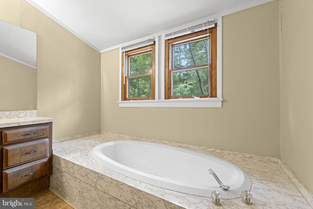 9448 GREEN RD, MIDLAND, Virginia 22728, 4 Bedrooms Bedrooms, ,2 BathroomsBathrooms,Residential,9448 GREEN RD,VAFQ2022712 MLS # VAFQ2022712 9448 GREEN RD, MIDLAND, Virginia 22728, 4 Bedrooms Bedrooms, ,2 BathroomsBathrooms,Residential,9448 GREEN RD,VAFQ2022712 MLS # VAFQ2022712